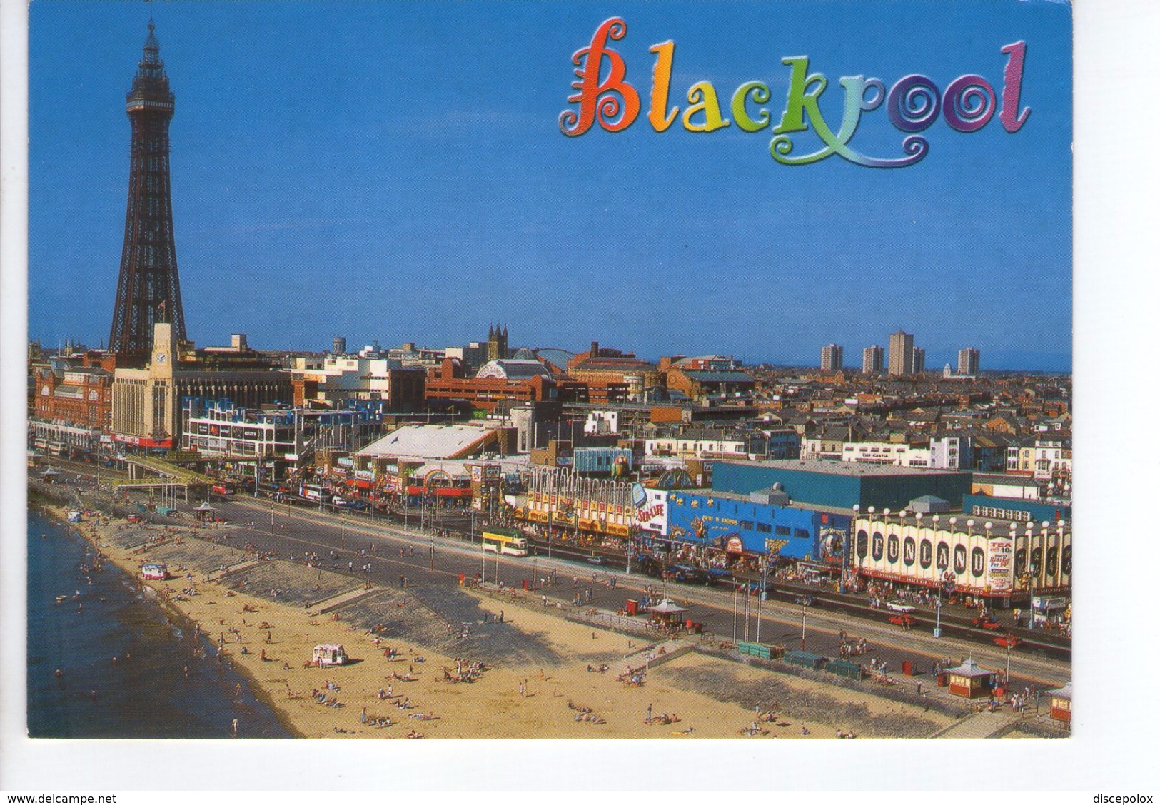 S3074 POSTCARD: Lancashire > Blackpool Tower And Seafront _ NOT WRITED _ Ed. John Hide + Bus Autobus - Blackpool