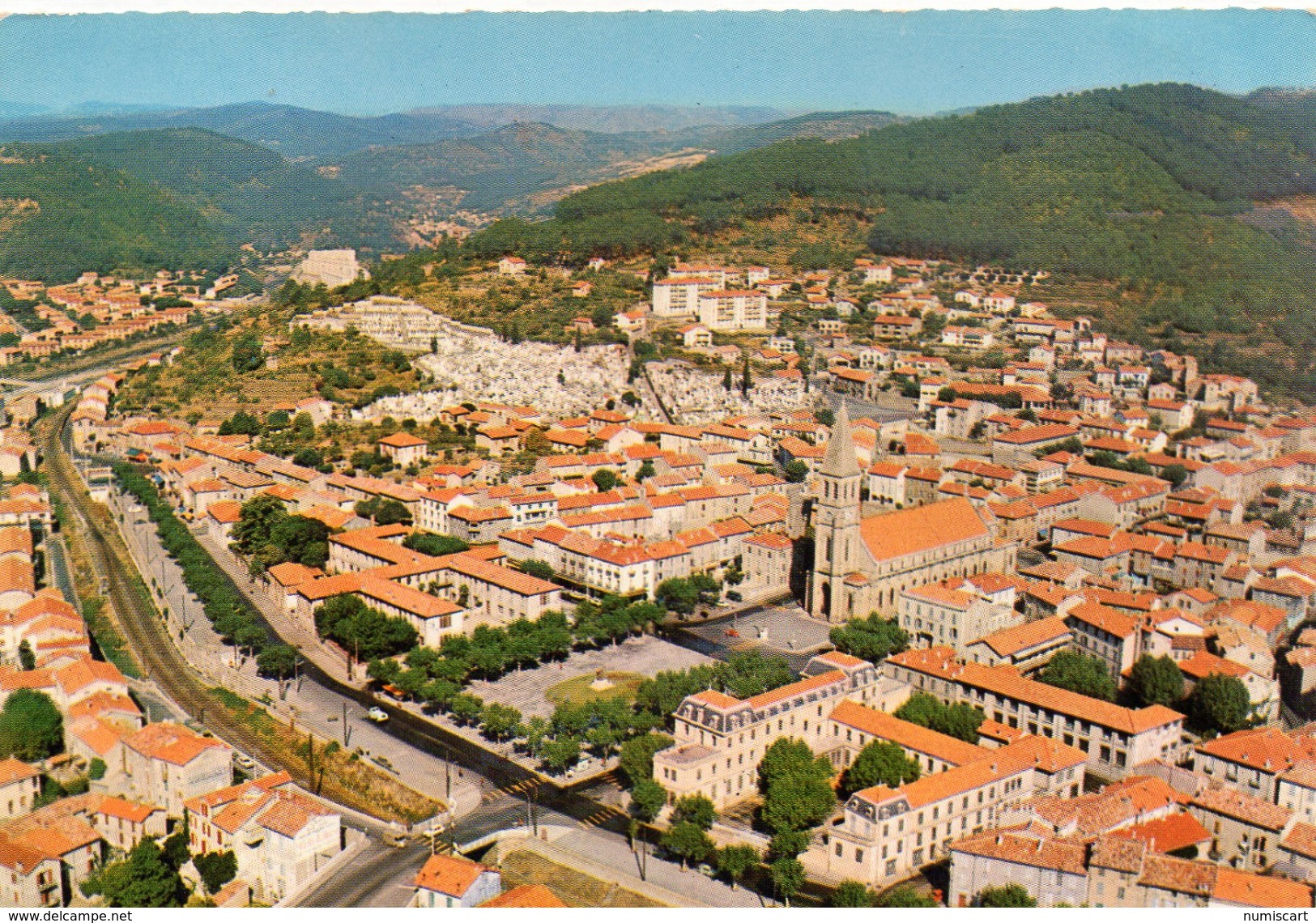 La Grand Combe.. Belle Vue Aérienne De La Ville L'Eglise - La Grand-Combe