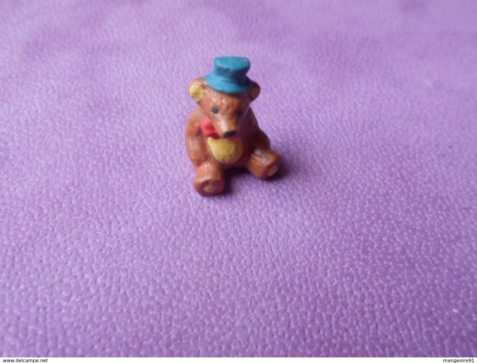 COLLECTION FEVES - TABLEAU N° 439 - FEVE (mate) 2003 - LES 100 ANS D'OURS EN PELUCHE - Personnages