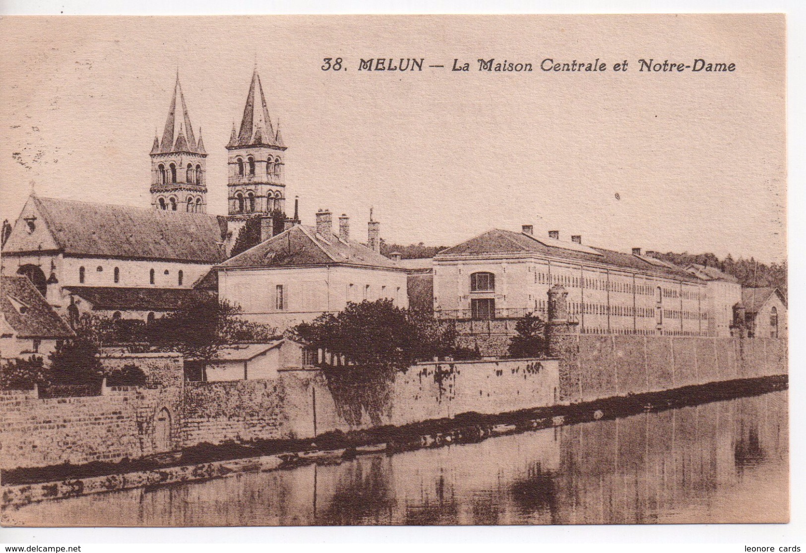 CPA.77.Melun.1925.La Maison Centrale Et Notre-Dame. - Melun