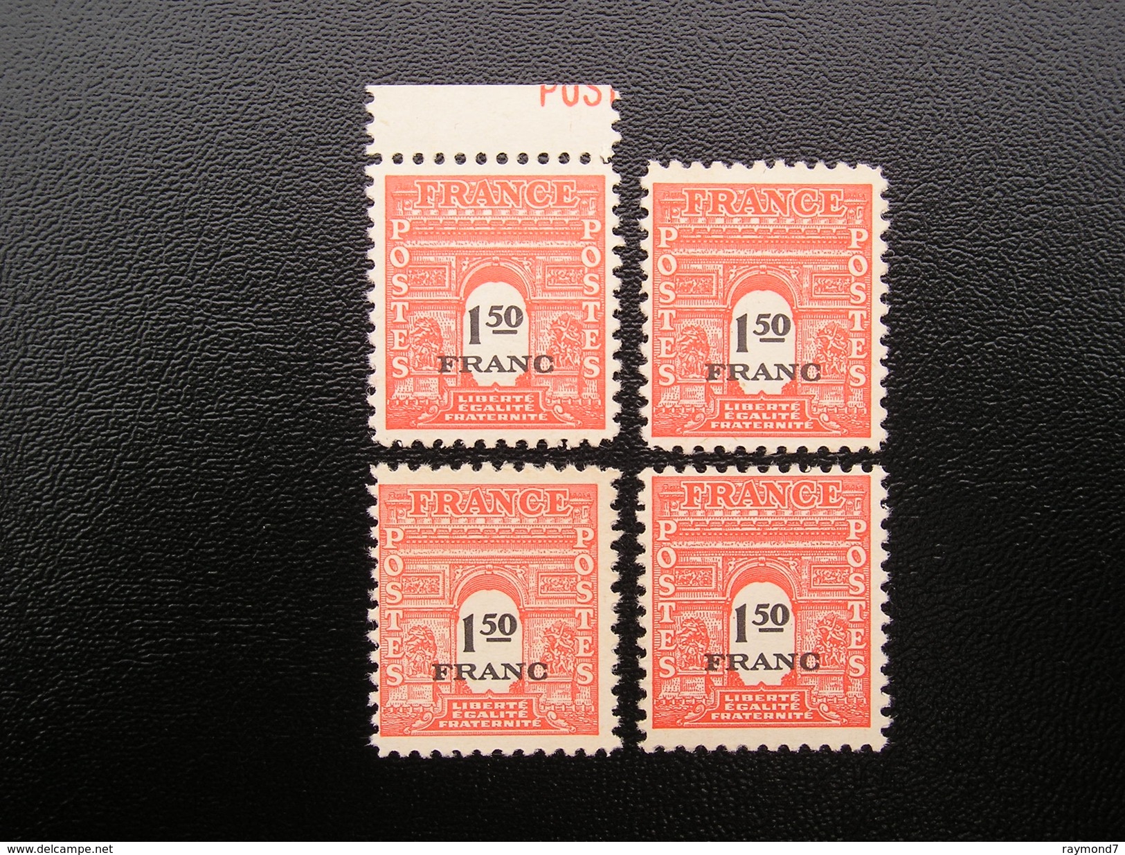 708 Lot De 4 Arc De Triomphe  NEUF ** (variété Décentré) - 1944-45 Arc De Triomphe