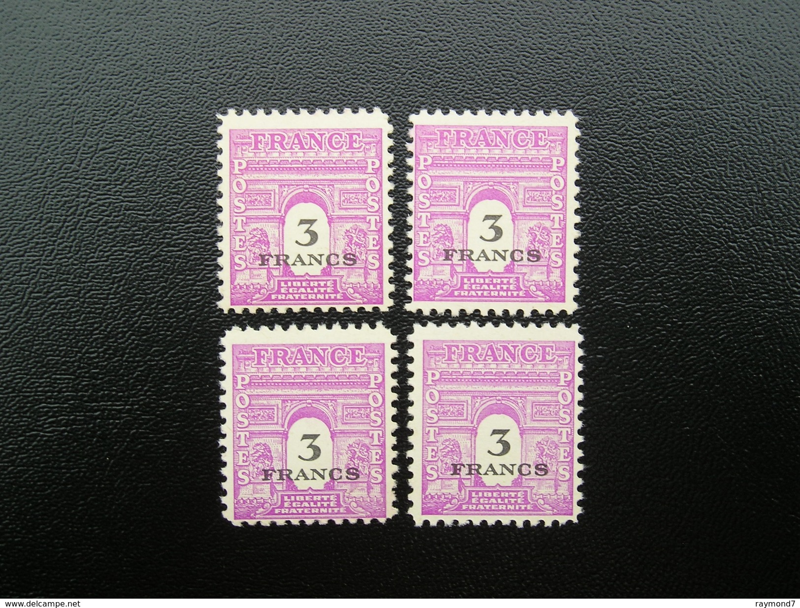 711 Lot De 4 Arc De Triomphe  NEUF ** (variété Décentré) - 1944-45 Arc De Triomphe