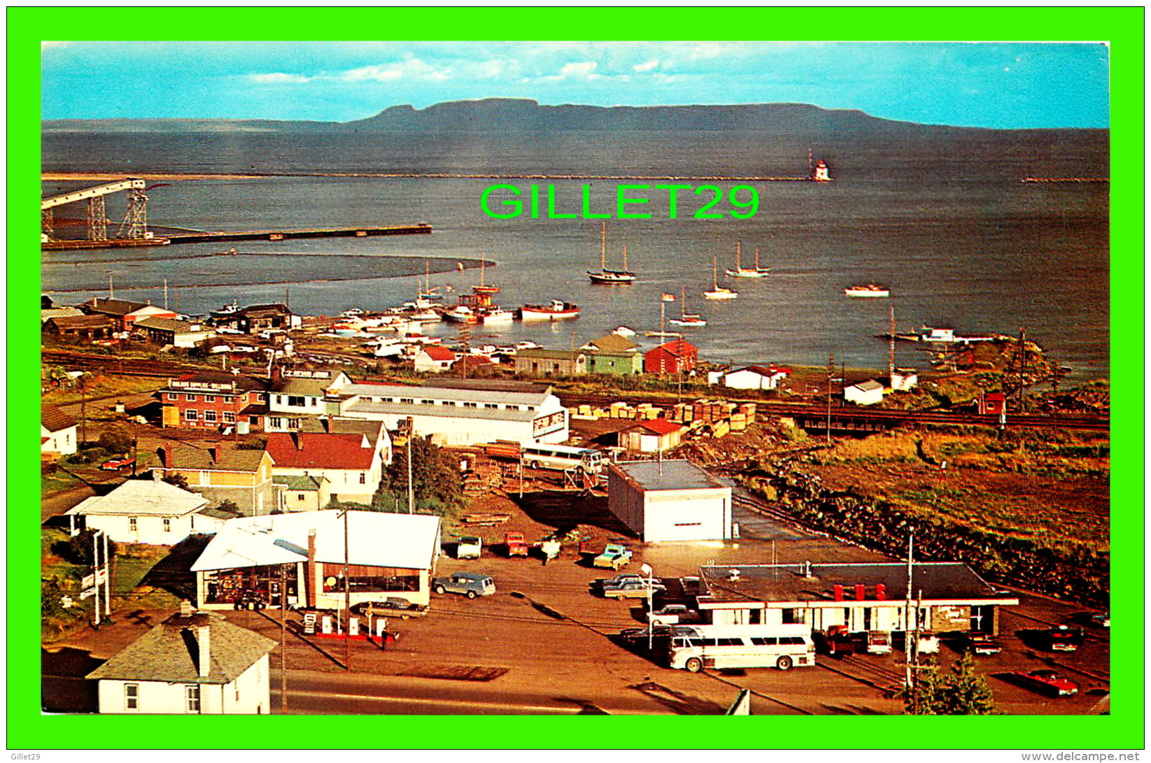 PORT ARTHUR, ONTARIO - DOUG &amp; JERRY'S RESTAURANT - GREYHOUND BUS DEPOT - PETERBOROUGH POST CARD CO - H. R. OAKMAN - - Port Arthur