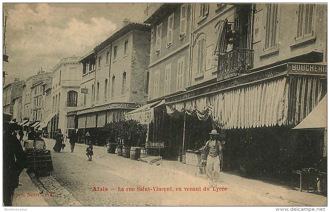 30  ALAIS LA RUE SAINT VINCENT  EN VENANT DU LYCEE - Alès