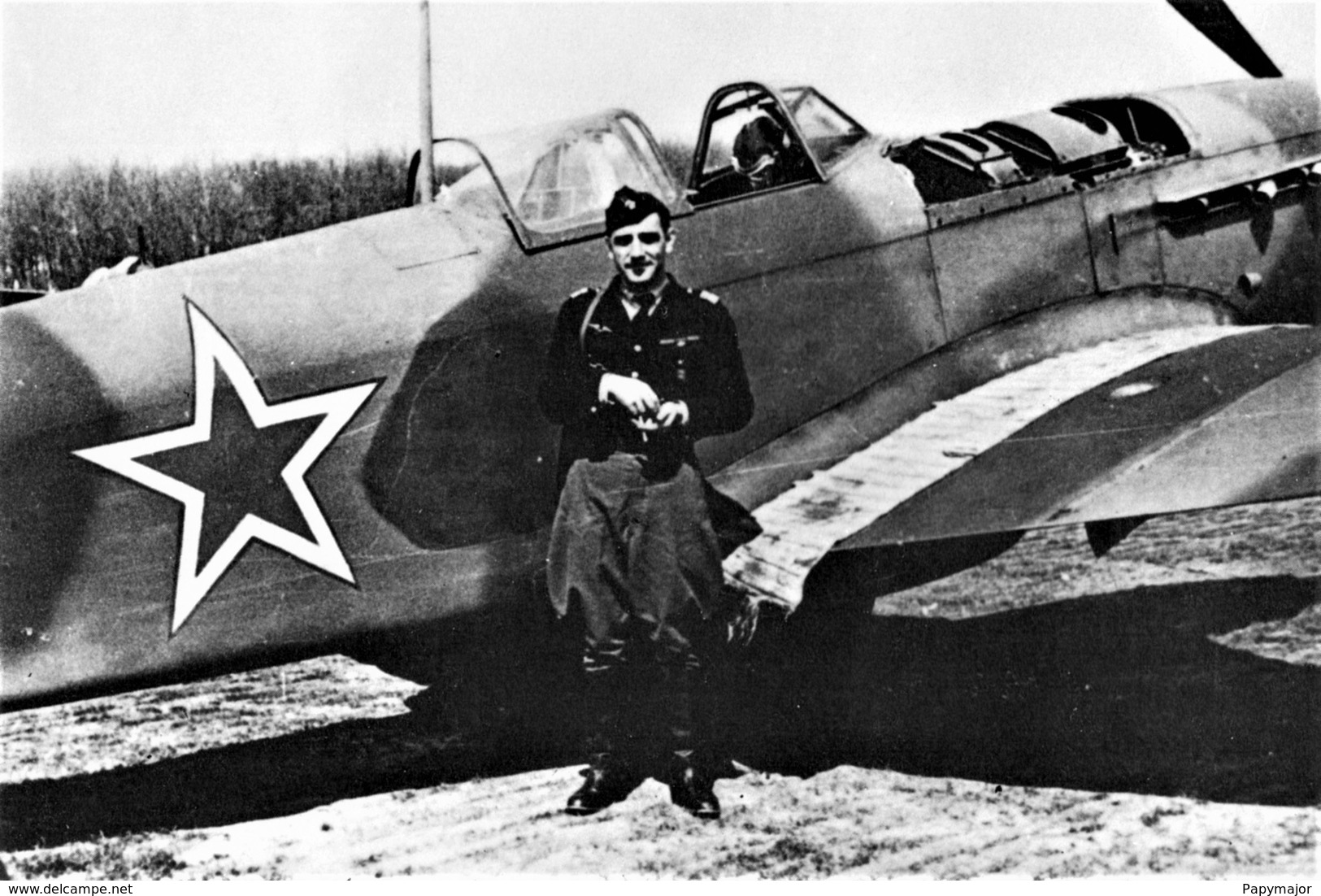 Militaria WW2  - Régiment Normandie-Niemen - Le Lieutenant-colonel Pouyade Devant Son Yak - 1939-45