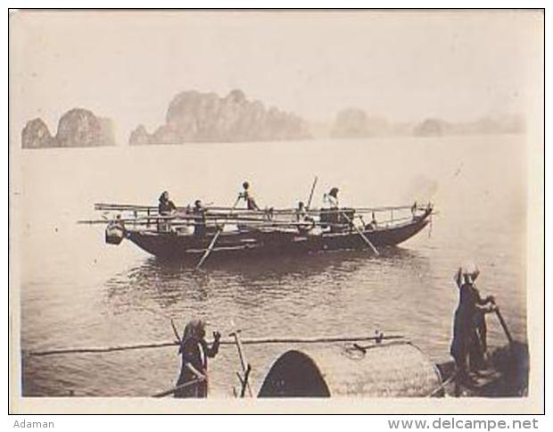 Viêt-Nam        31        ( Barques En Manoeuvre ) ( Photo 8,5X11 ) - Bateaux