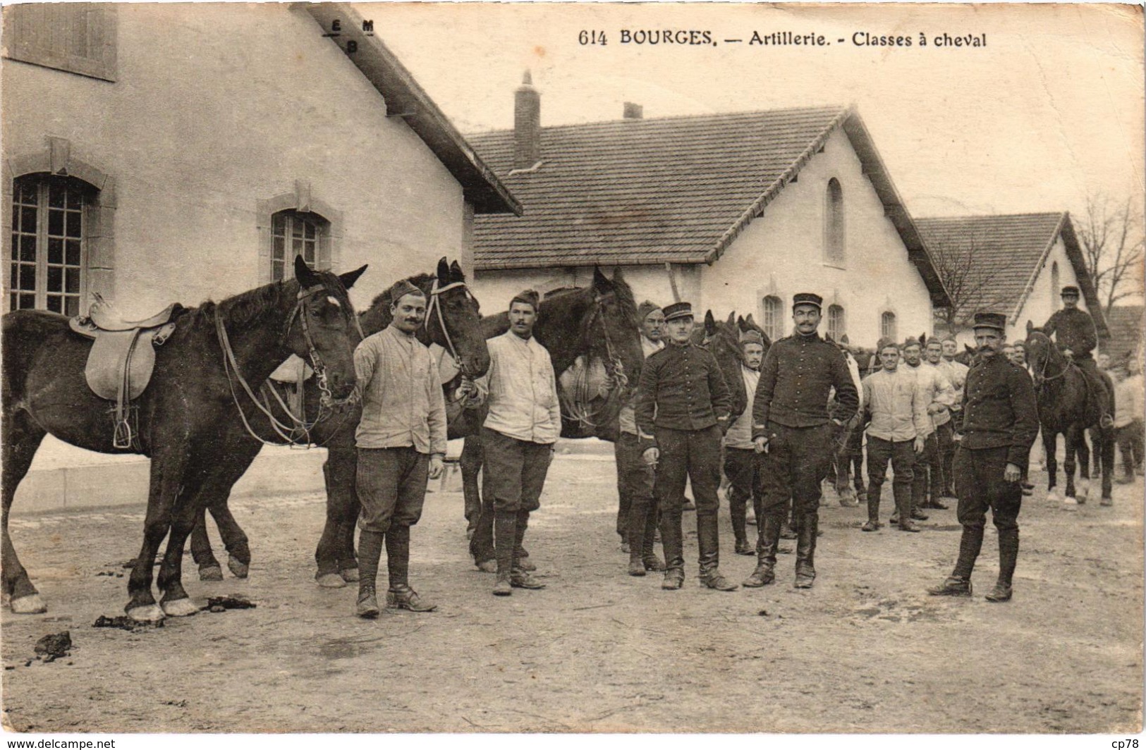 Bourges Artillerie Classes à Cheval - Bourges