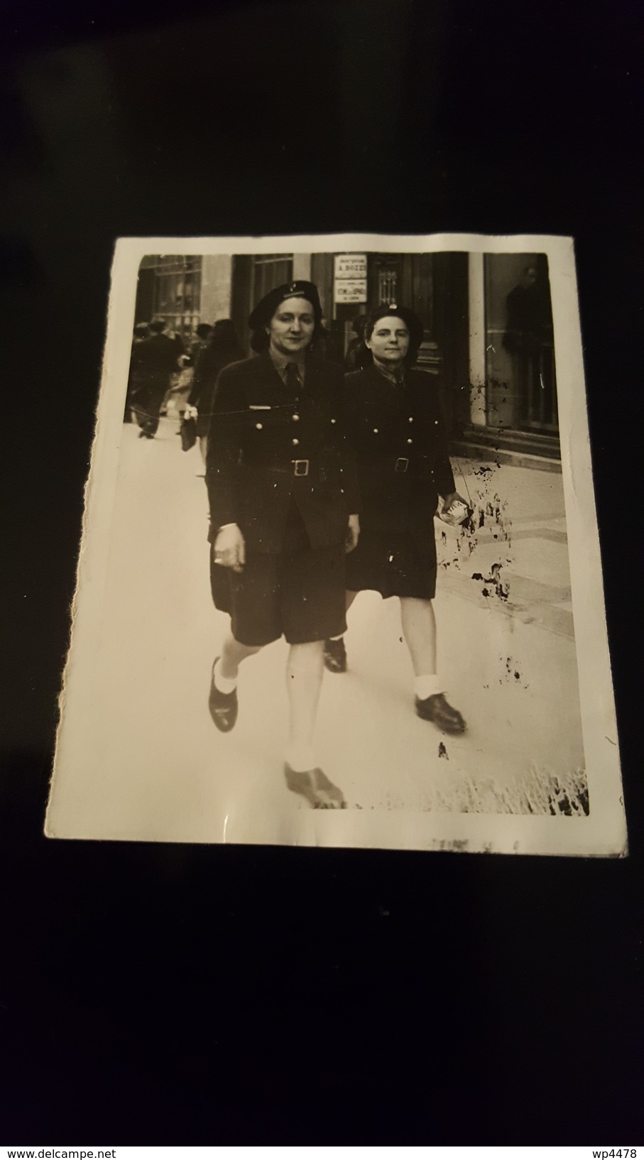 Photo 7X9 Femmes En Uniforme - Persone Anonimi