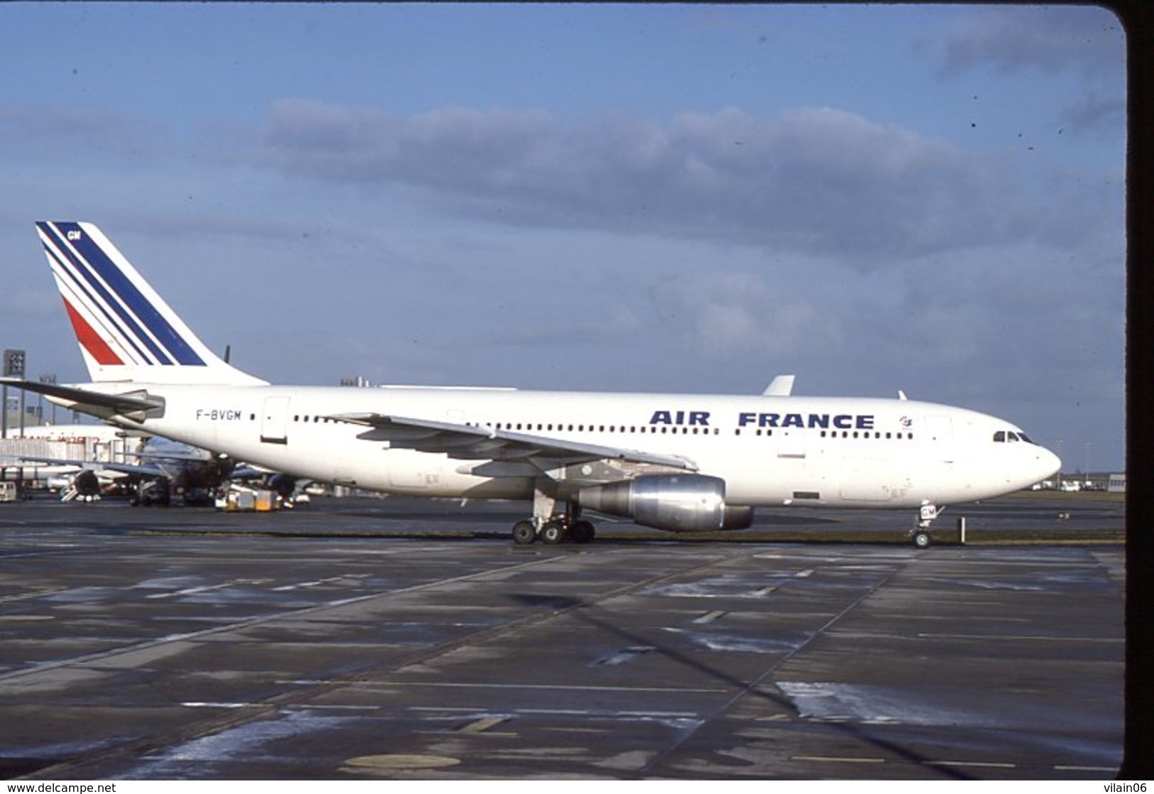 SLIDE / AVION / AIRCRAFT      KODAK  ORIGINAL   AIR FRANCE  AIRBUS A 300  F-BVGM - Diapositives