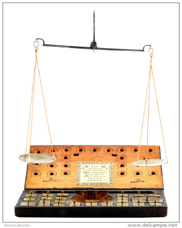 M&uuml;nzwaage, Johann Wilhelm Forsthoff, Solingen, Rechteckiger Holzkasten (ca. 187x97mm) Mit... - Other & Unclassified