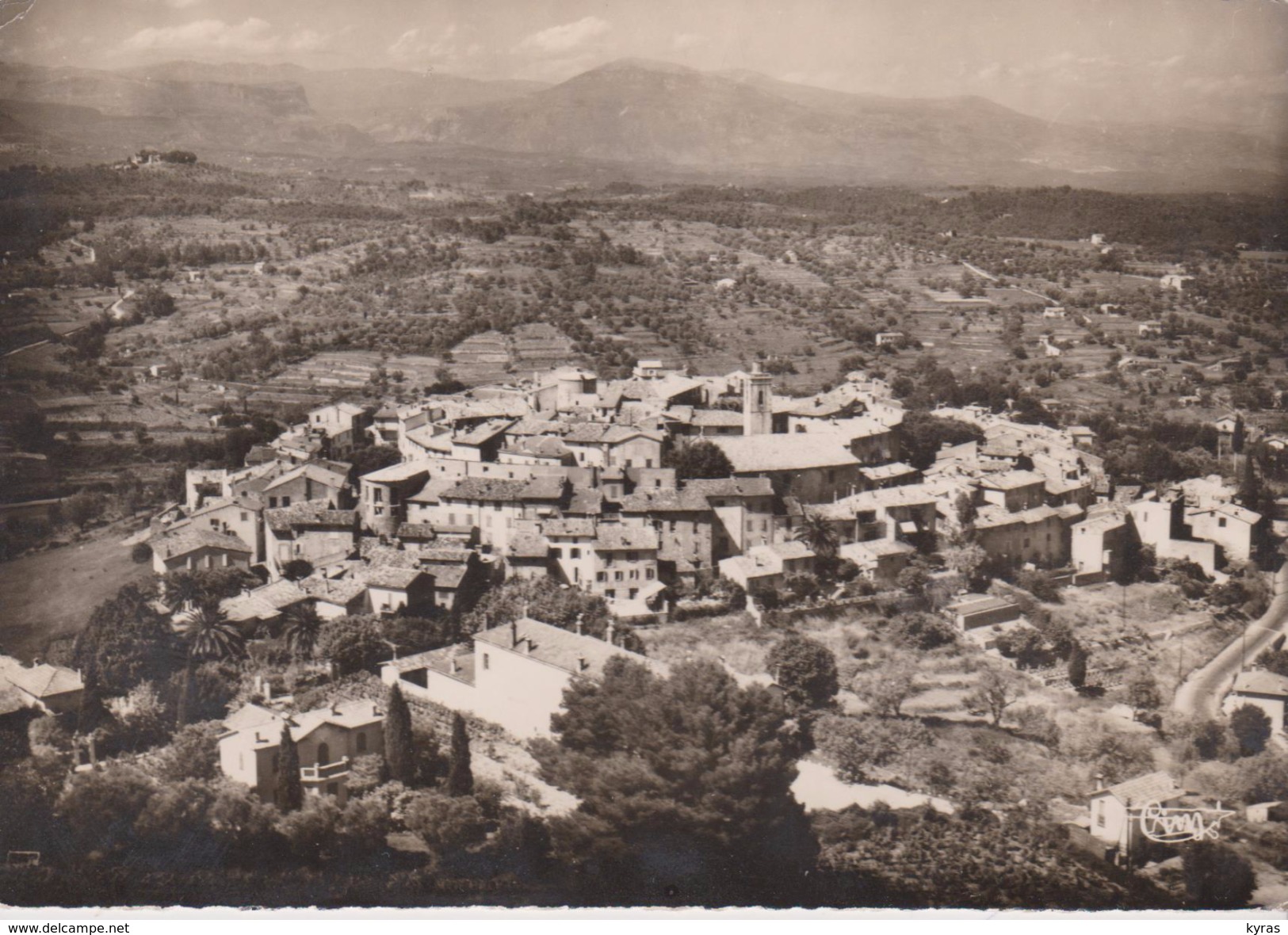 CPSM 10X15 . MOUGINS  (06)  Vue Panoramique ( Aérienne ) A Gauche, Dans Le Fond, Les Gorges Du Loup - Mougins