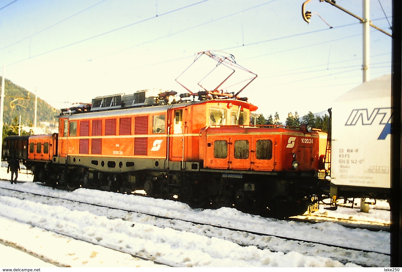 SLIDE/DIAPOSITIVA TRENO  LOCOMOTIVA ELETTRICA  AUSTRIACA  A TARVISIO - Diapositives (slides)