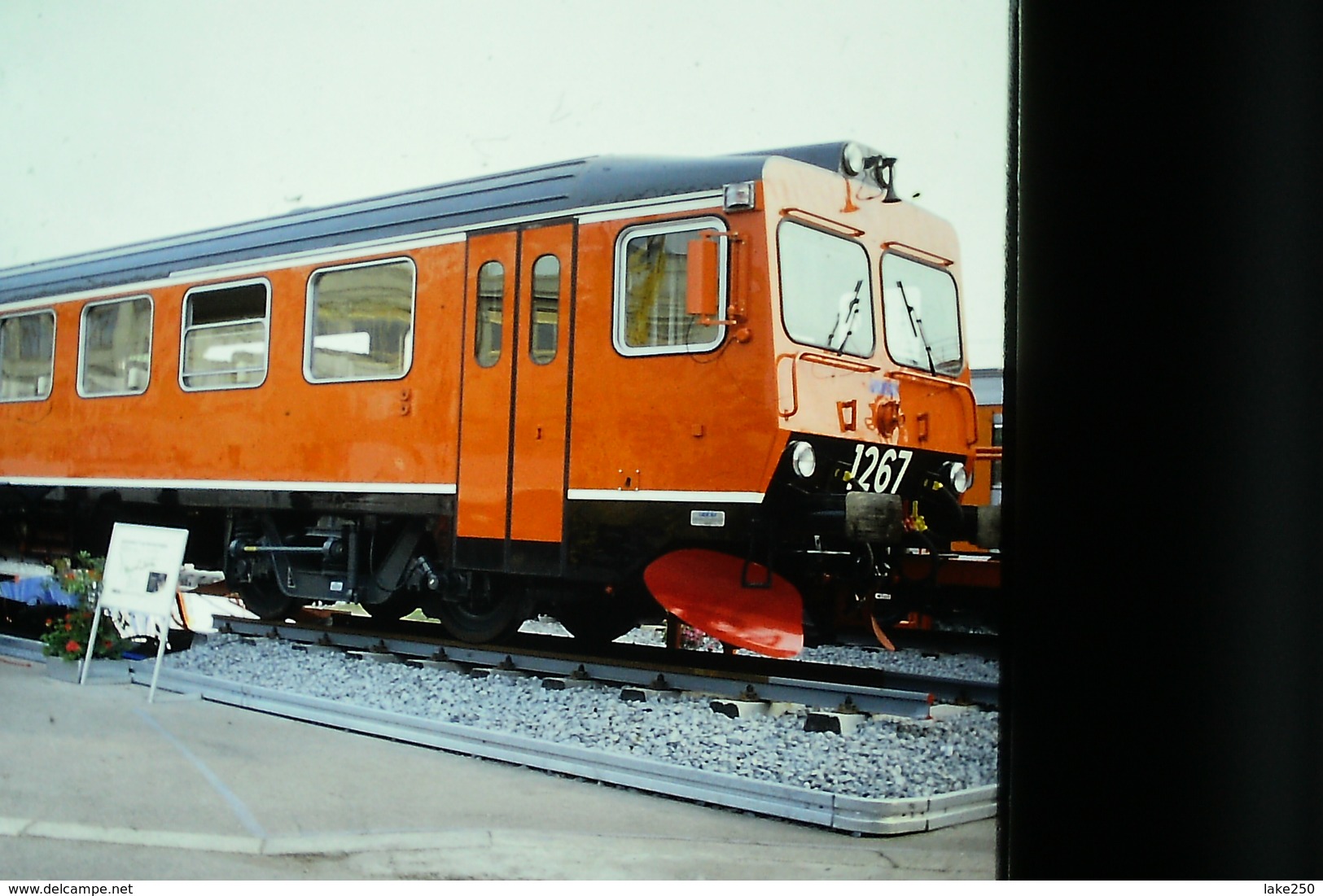 SLIDE/DIAPOSITIVA TRENO  AUTOMOTRICE Alla Fiera Campionaria Di Milano 1972 - Diapositive