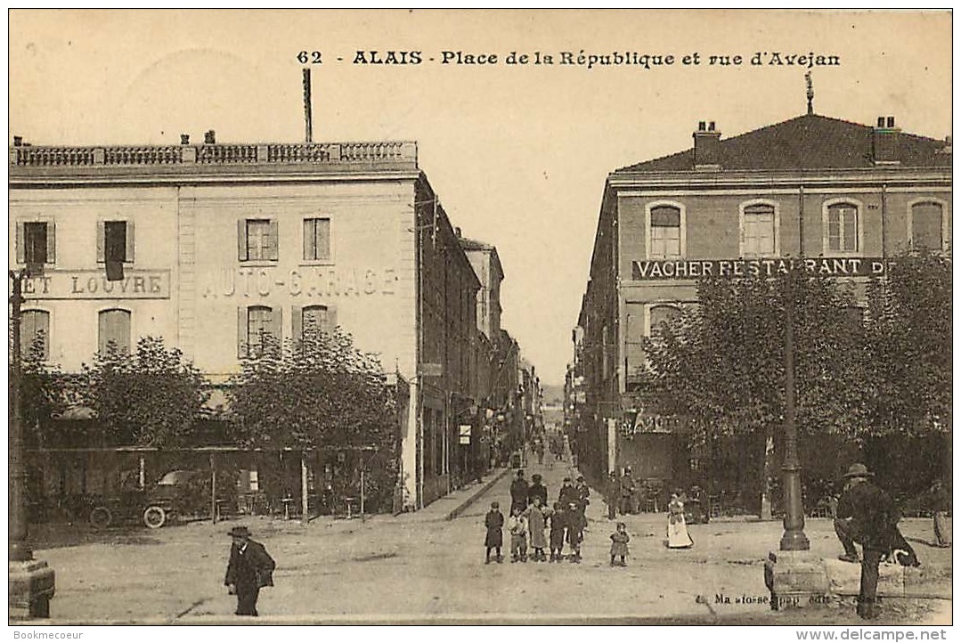 ALAIS 3 CARTES PLACE DE LA REPUBLIQUE  AV CARNOT -  PLACE DE LA REPUBLIQUE - PACE DE LA REPUBLIQUE ET RUE D'AVEJAN - Alès