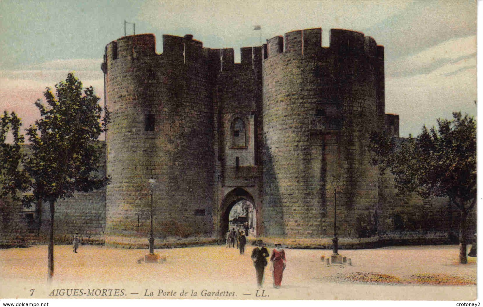 30 Aigues Mortes N°7 LL La Porte De La Gardettes Animée - Aigues-Mortes