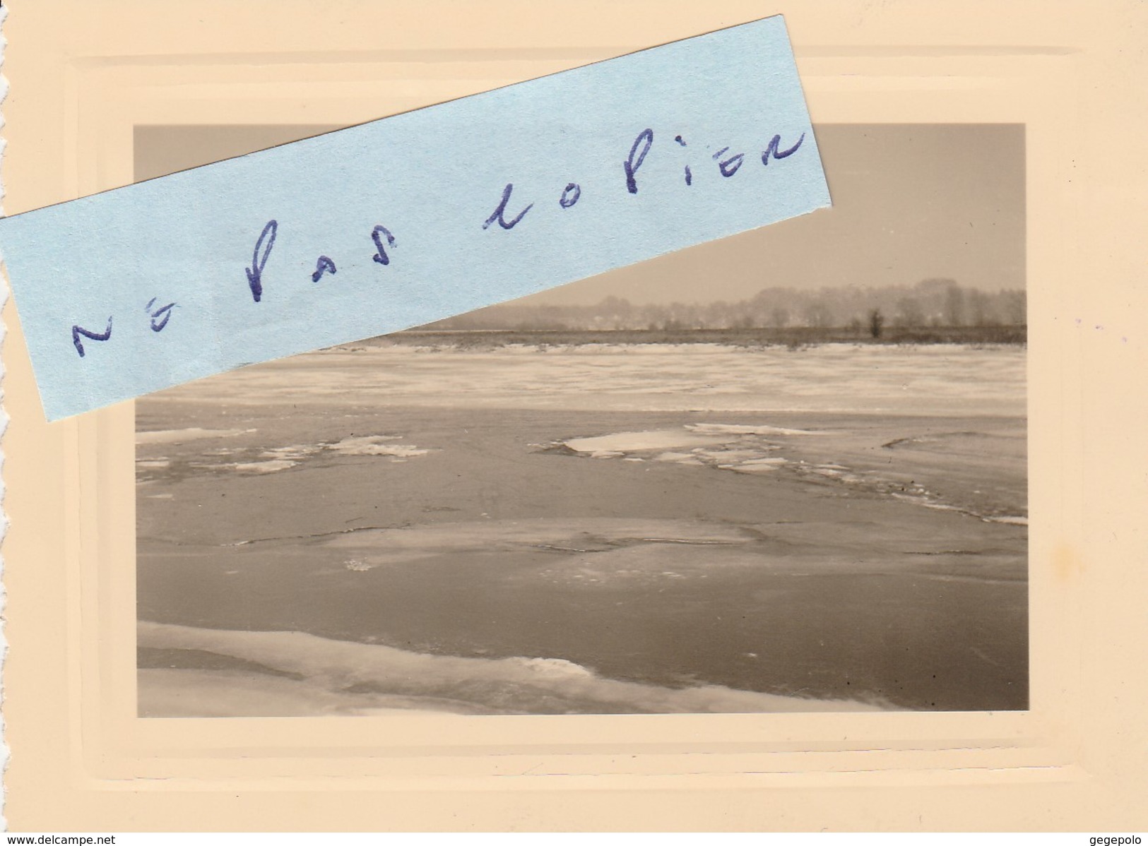 JUVISY SUR ORGE  - La Seine Prise Par La Glace Pendant La Vague De Froid Le 25 Février 1956     ( Photo 10,7 Cm X 8 Cm ) - Juvisy-sur-Orge