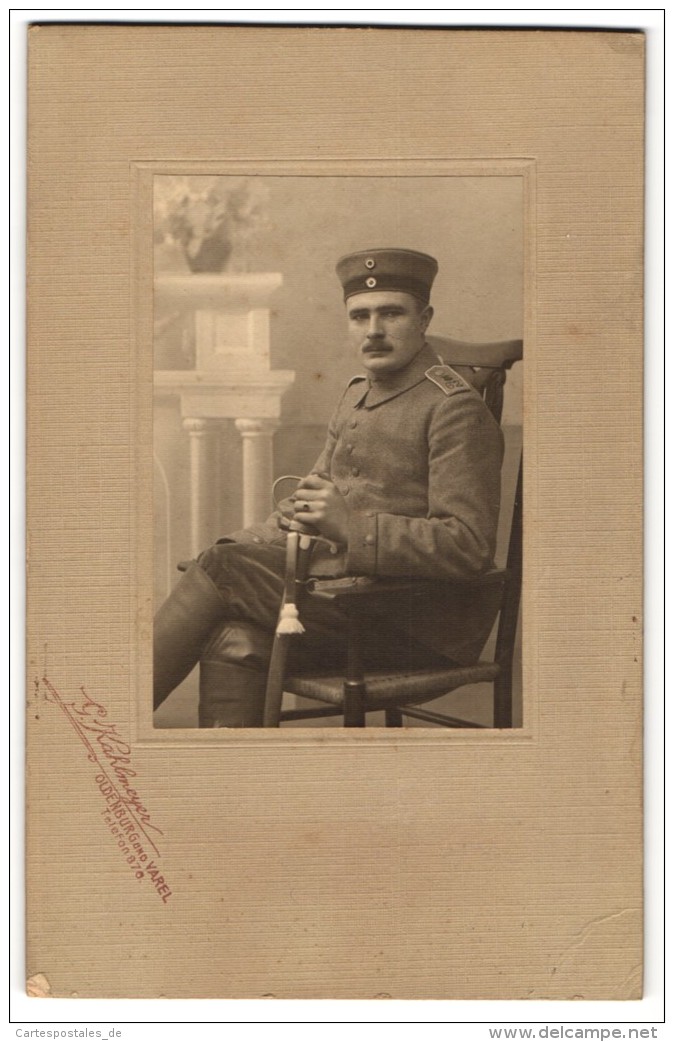 Fotografie G. Kahlmeyer, Oldenburg, Varel, Portrait Soldat Mit Schulterstück Artillerie-Regt. 62 - Krieg, Militär