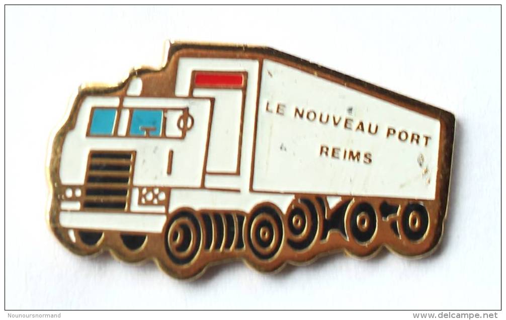 Pin's LE NOUVEAU PORT - REIMS (51) - Le Camion Semi Remorque - G168 - Transports