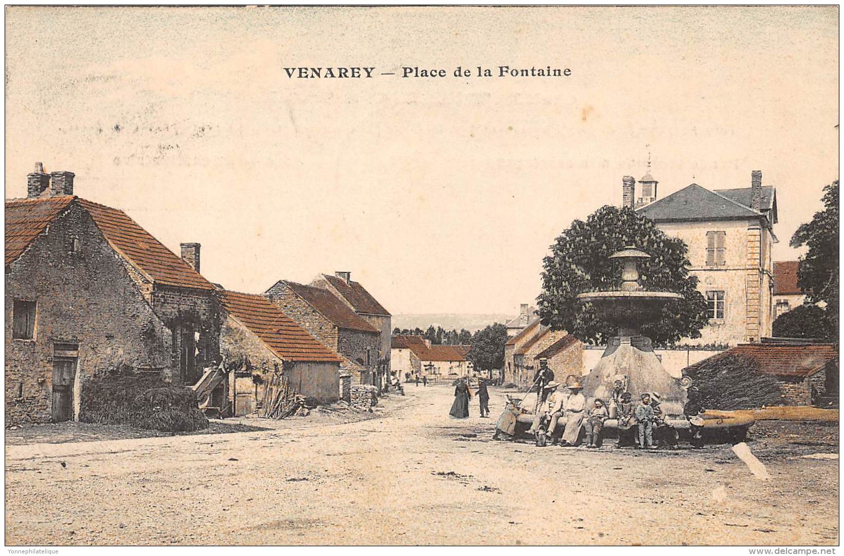 21 - COTE D'OR - VENAREY - Place De La Fontaine - Beau Cliché Colorisé - Venarey Les Laumes