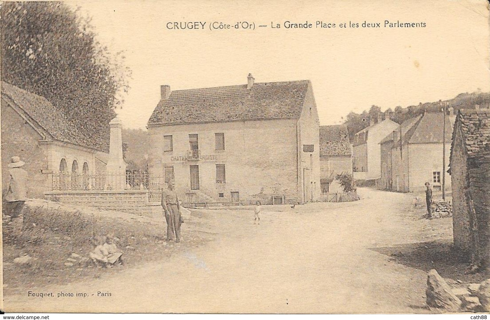 CRUGEY - La Grande Place Et Les Deux Parlements - Andere Gemeenten