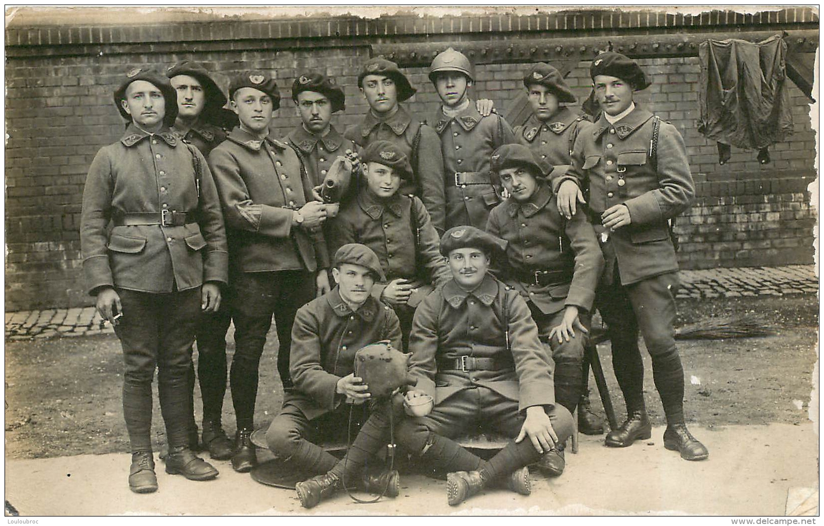 CARTE PHOTO AVEC LE N°13 EN REGIMENT - Régiments