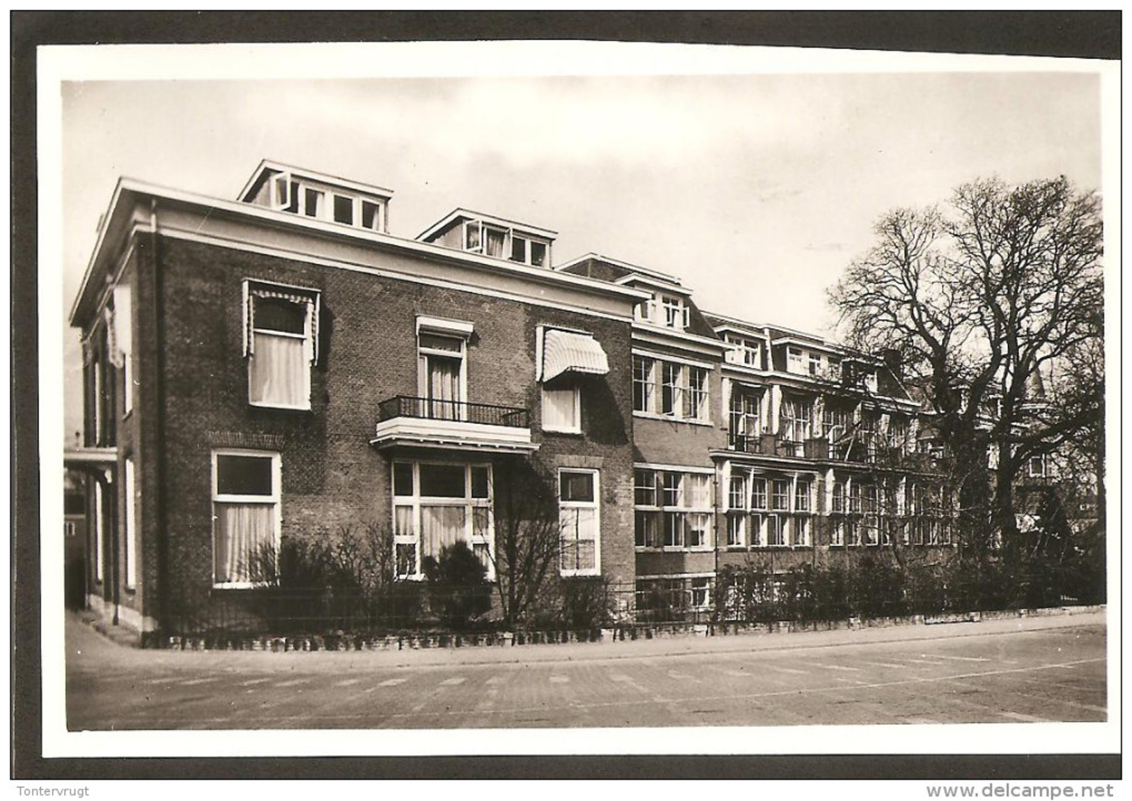 Zutphen. St. Walburgis Ziekenhuis. Verpleegvleugel - Zutphen