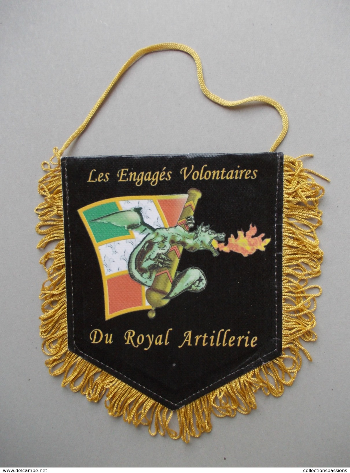 - FANION: Les Engagés Volontaires Du Royal Artillerie - - Flags