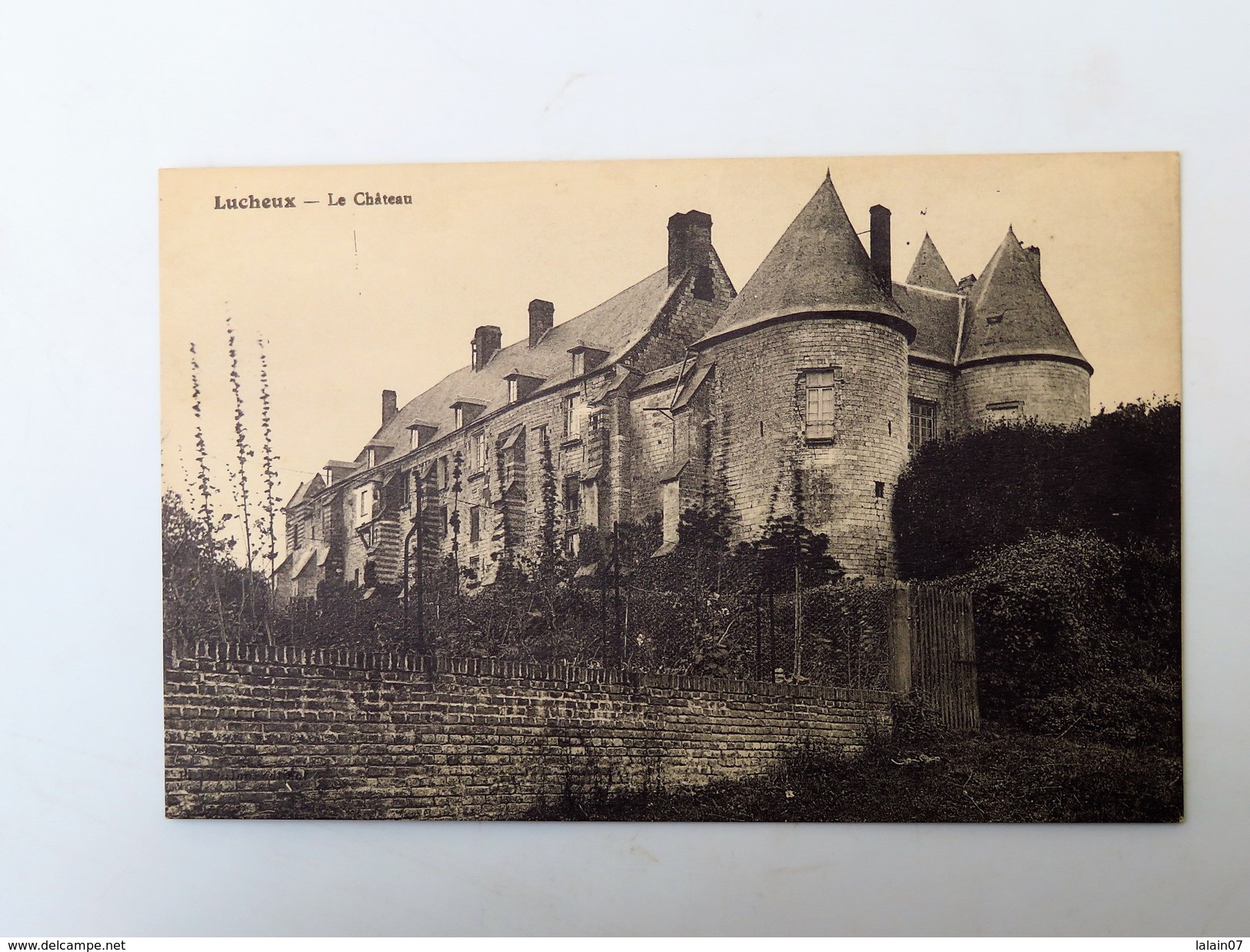 C.P.A. 80 LUCHEUX : Le Chateau, - Lucheux