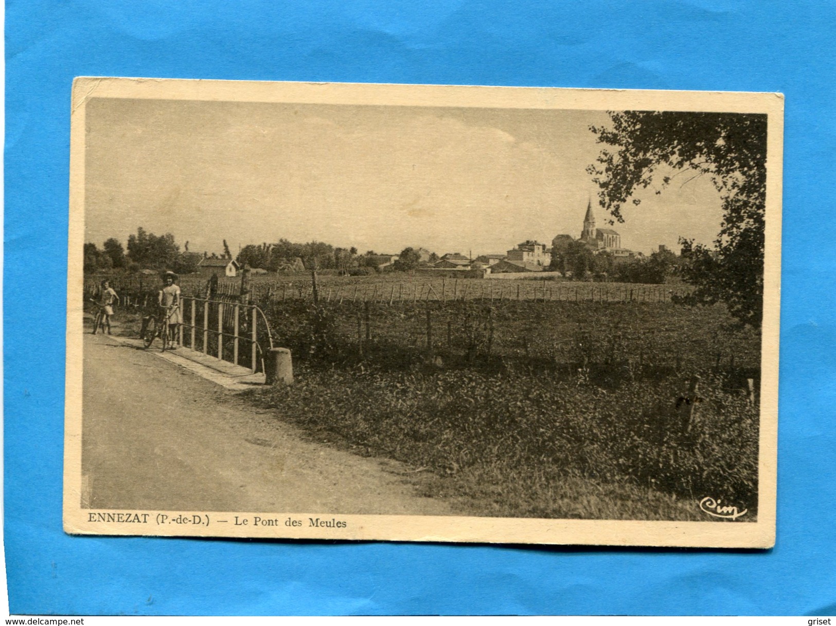 ENNEZAT *Le Pont Des Meules Enfants à Bicyclettes--éditionCombier-a Voyagé En 1936 - Ennezat