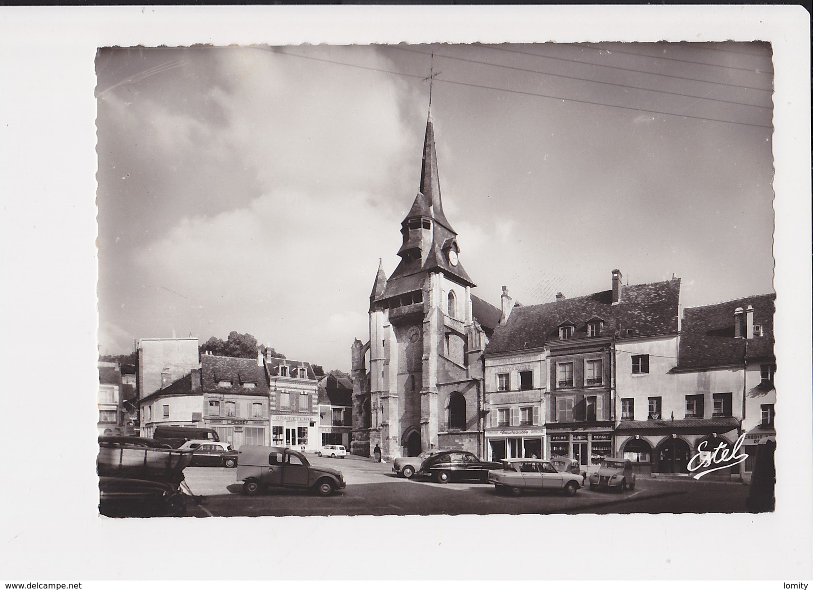 27 Nonancourt L' église Saint Martin Place Aristide Briand  Vieilles Voitures Citroen 2 Cv Edit Estel N° 15.807- R - Altri & Non Classificati