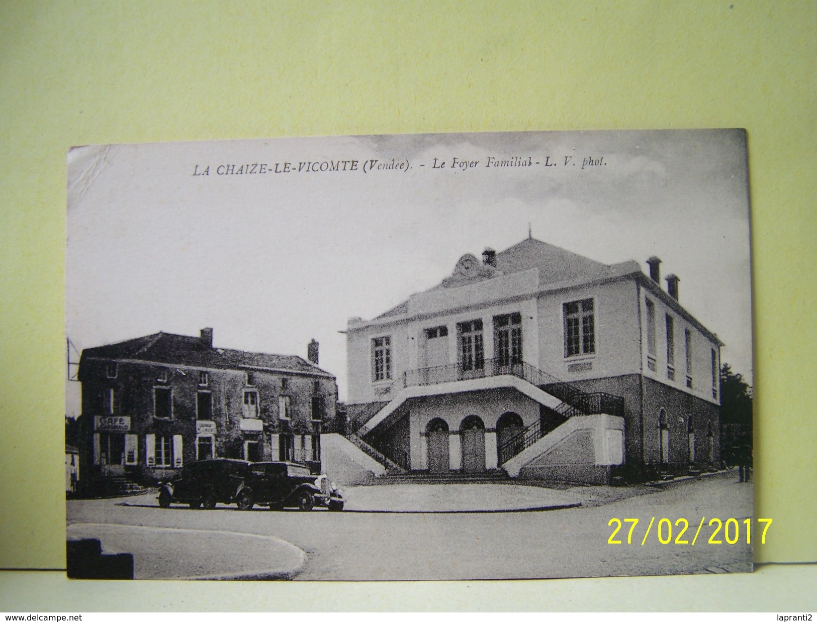 LA CHAIZE-LE-VICOMTE (VENDEE) LES COMMERCES. LES VOITURES. LE FOYER FAMILIAL. - La Chaize Le Vicomte