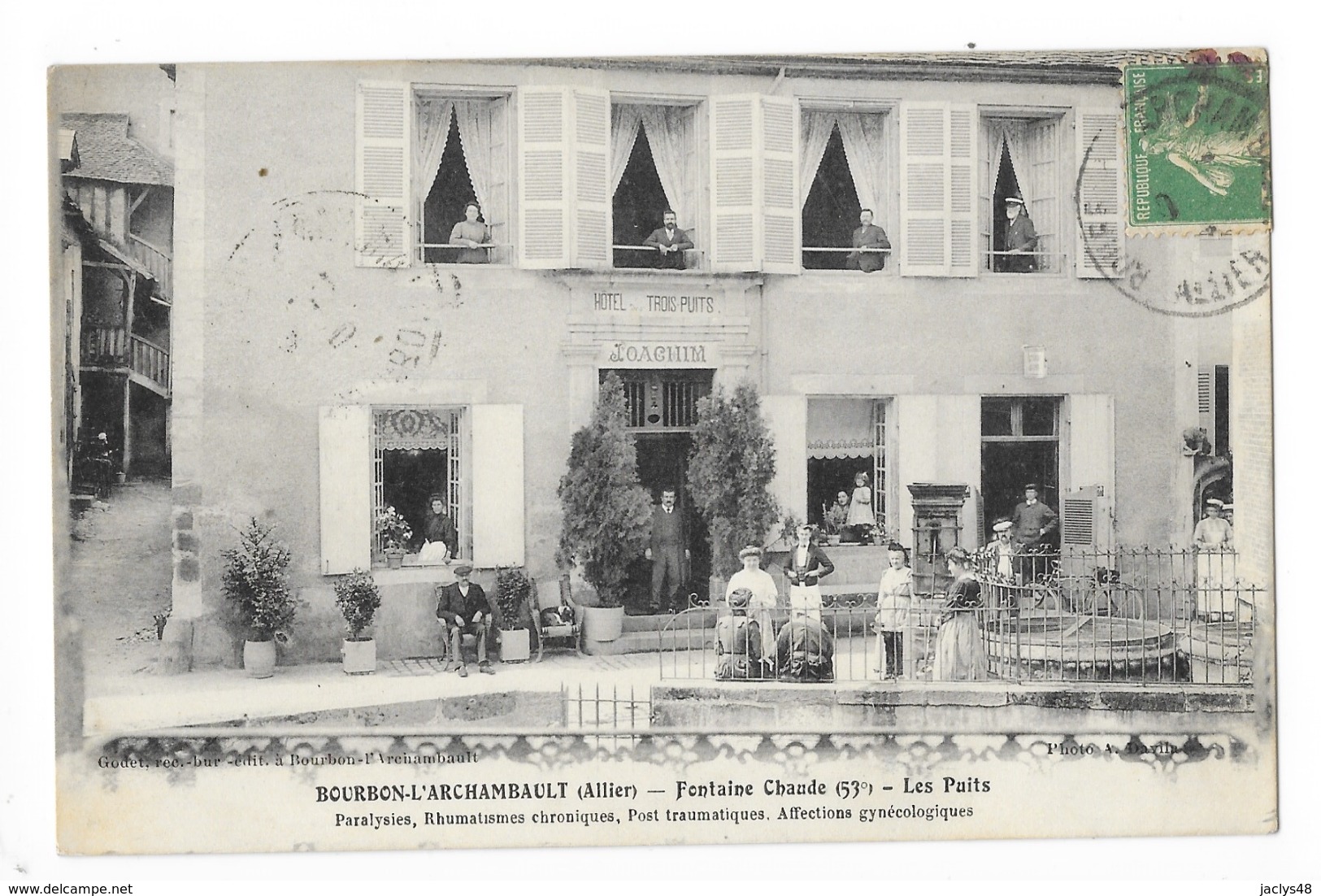 BOURBON L'ARCHAMBAULT  (cpa 03) Fontaine Chaude (53°) Hôtel Des Trois Puits - JOACHIM  -    - L 1 - Bourbon L'Archambault