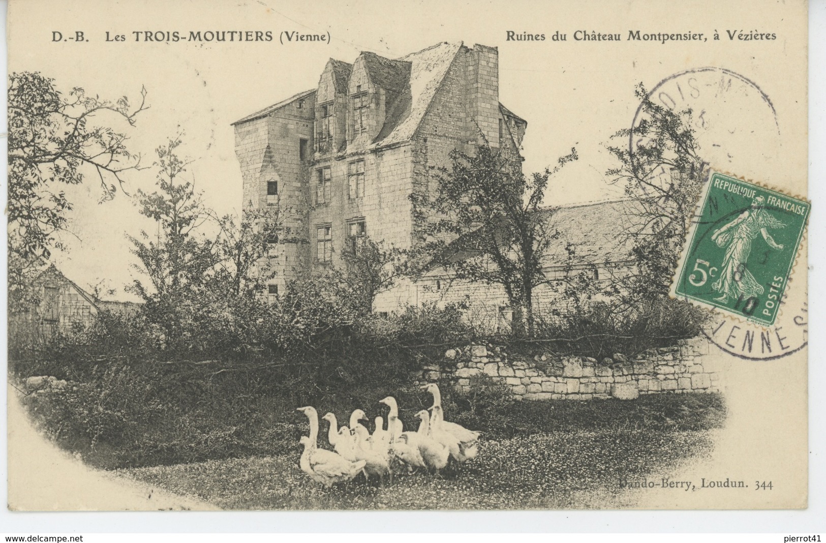 LES TROIS MOUTIERS - Ruines Du Château Montpensier , à VEZIERES - Les Trois Moutiers