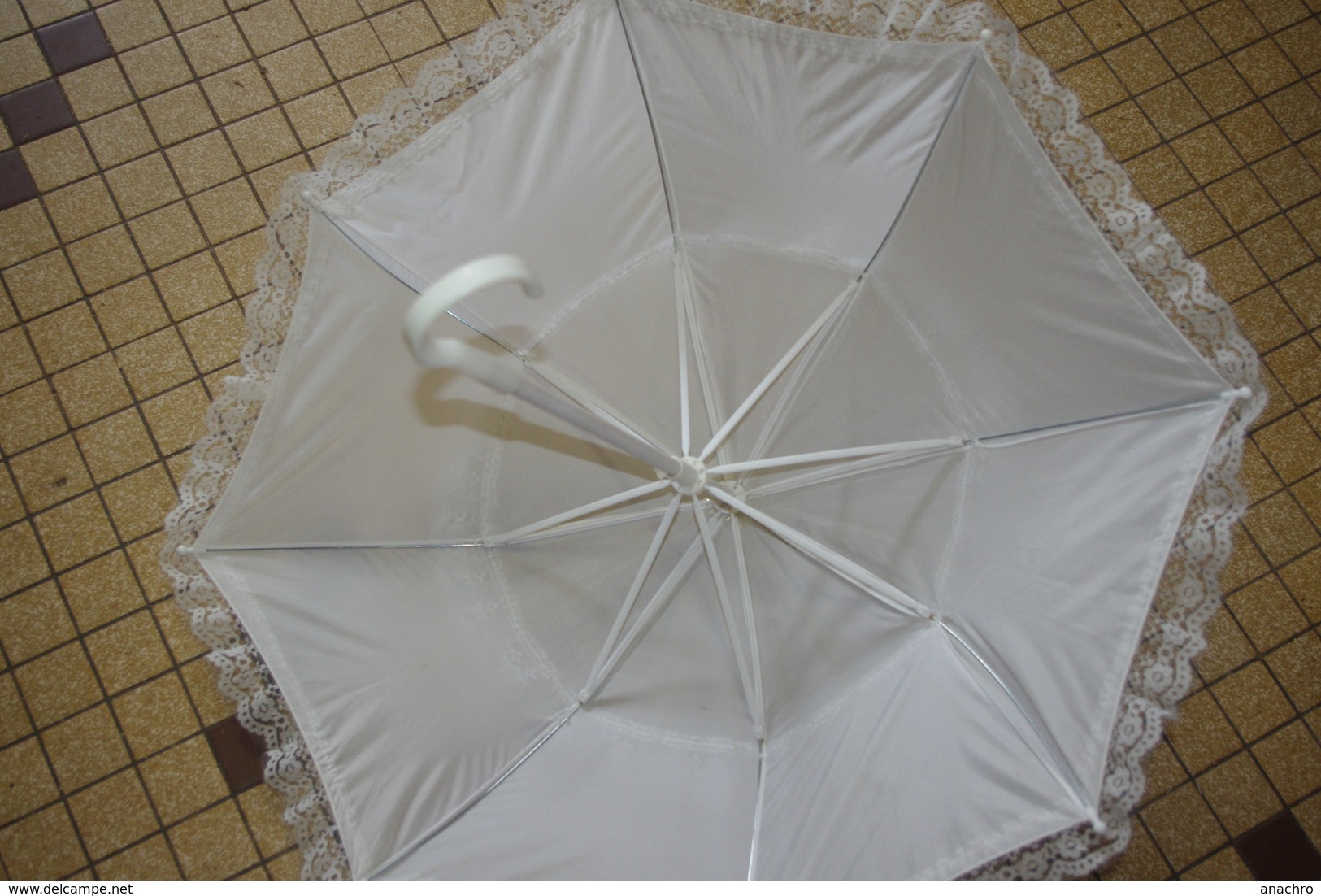 PARAPLUIE OMBRELLE ENFANT BLANC à DENTELLE - Regenschirme