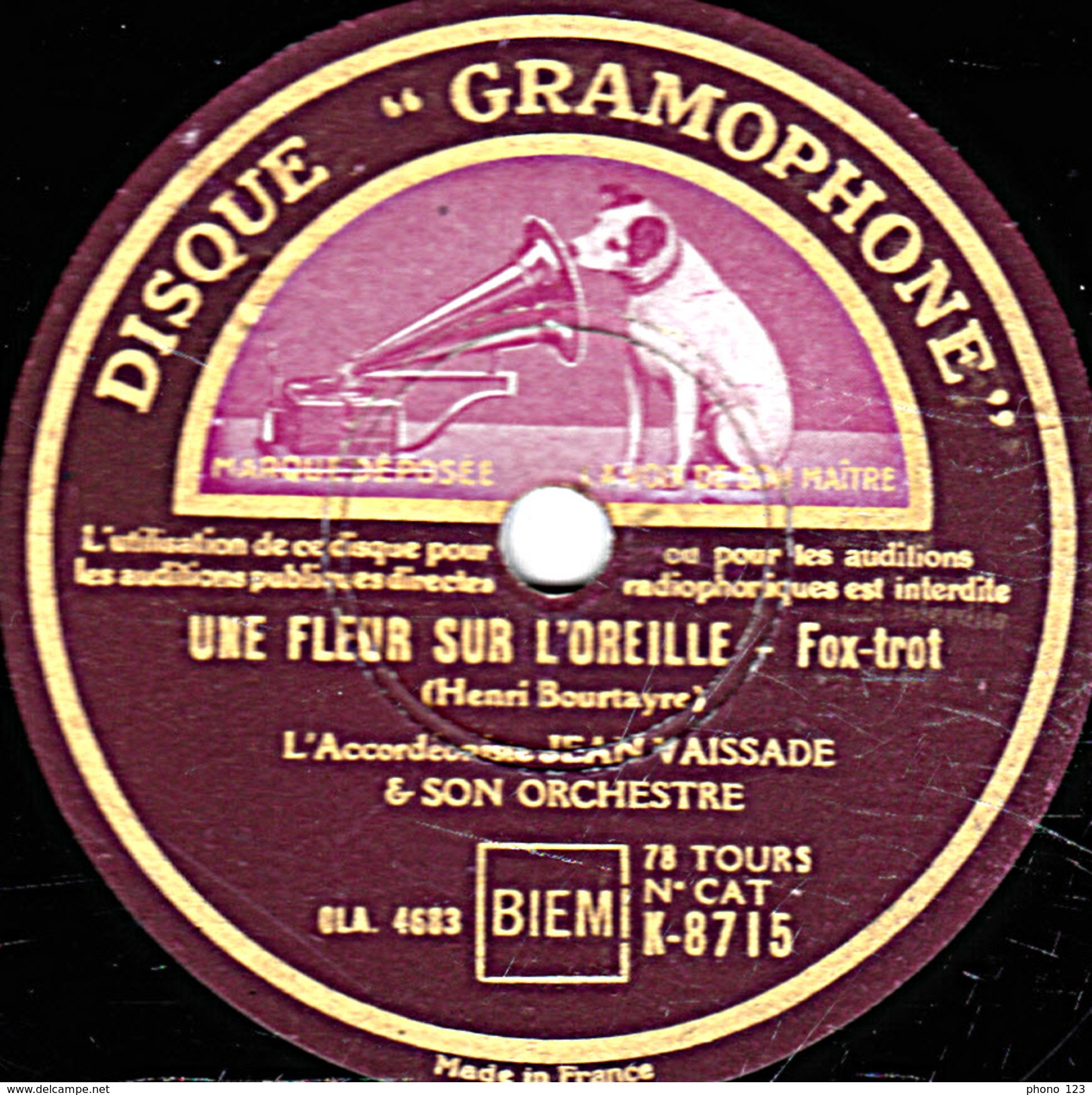 78 T. - 25 Cm - état B - JEAN VAISSADE - LE REFRAIN DU FAUBOURG - UNE FLEUR SUR L'OREILLE - 78 T - Disques Pour Gramophone