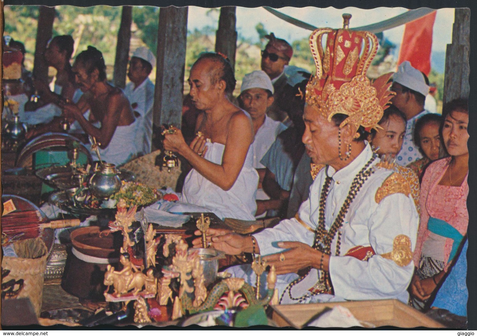 °°° 1205 - INDONESIA - RELIGIOUS CEREMONY BESAKIH TEMPLE - 1978 With Stamps °°° - Indonesia