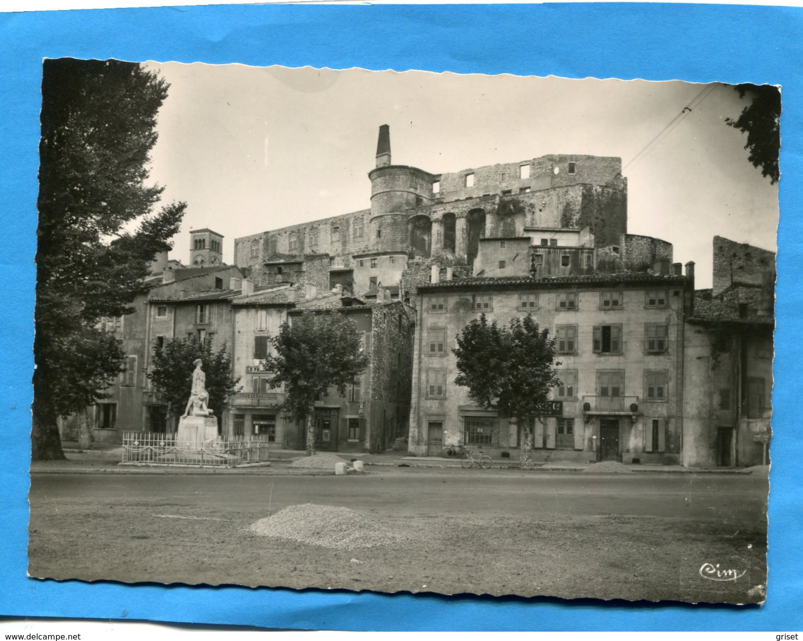 La Voulte Su Rhone -place Et Monument Aux Morts-- Années 50 -édition Combier - La Voulte-sur-Rhône