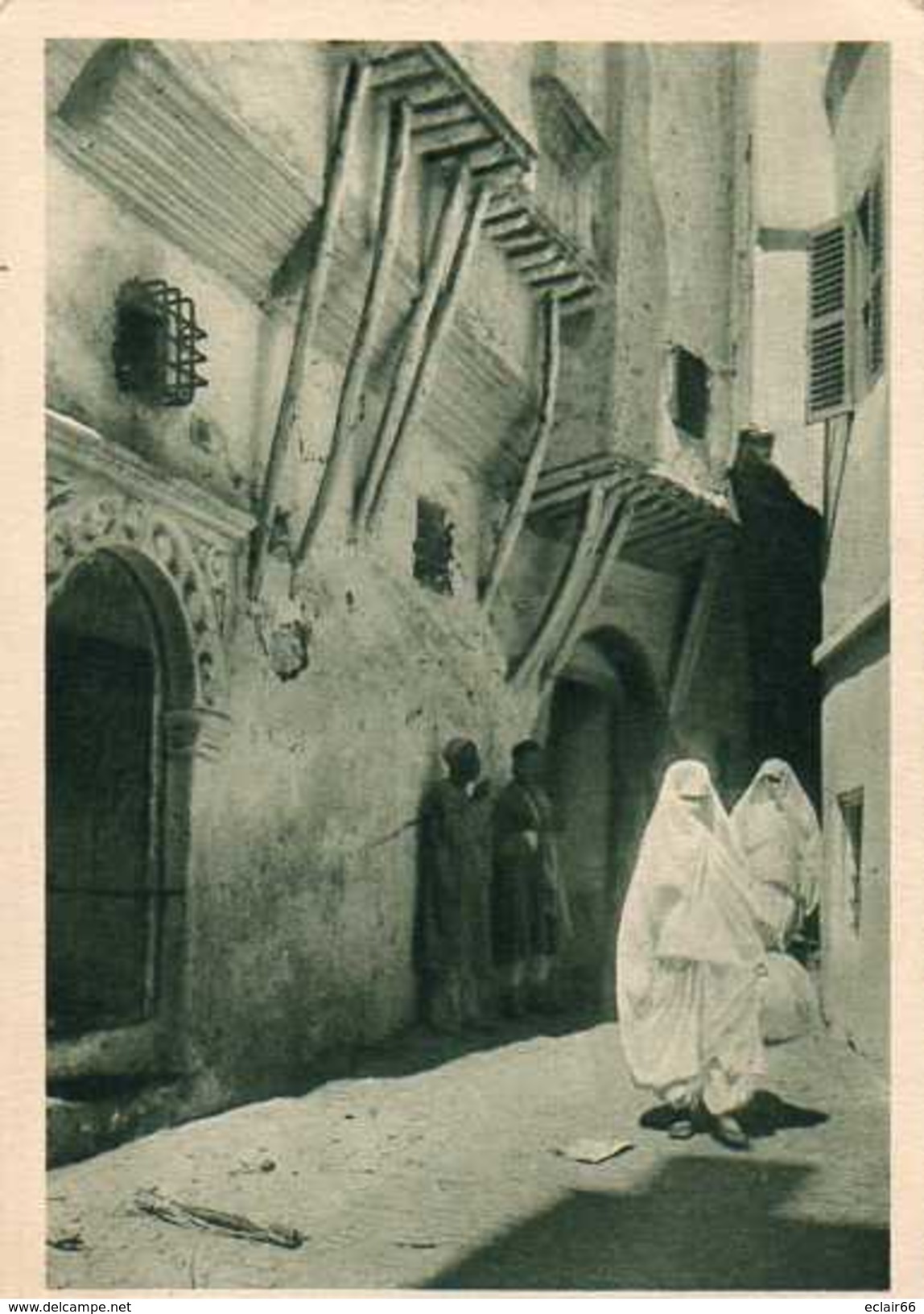 Alger ,Casbah ,tenue  De Ville  , Trés Animée  PUBLICITE AUX DEUX MAGOTS CP Année 1935 N°12 - Algiers