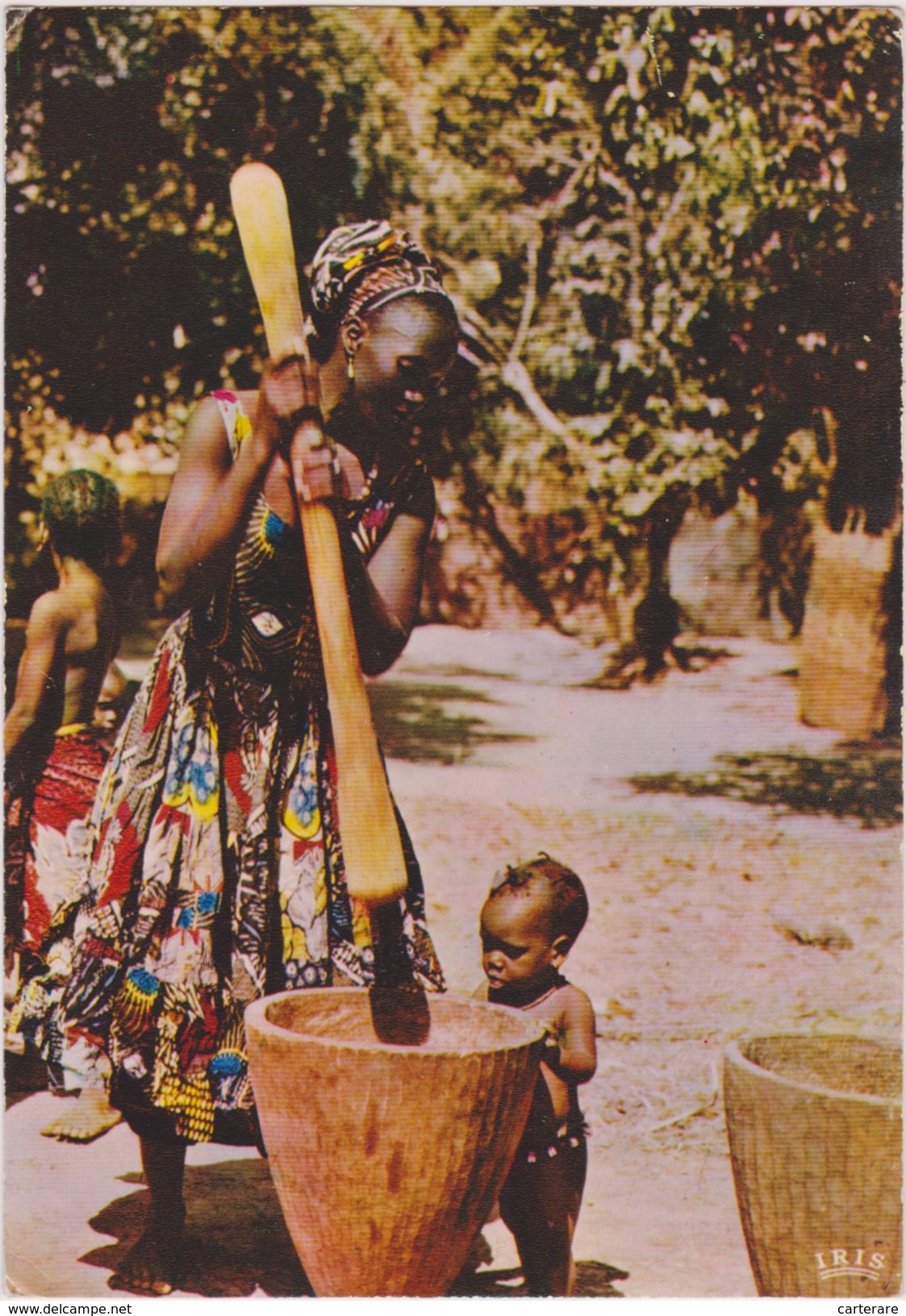 AFRIQUE DE L´OUEST,Sénégal,prés Guinée,metier,village,enfant,pilage - Senegal