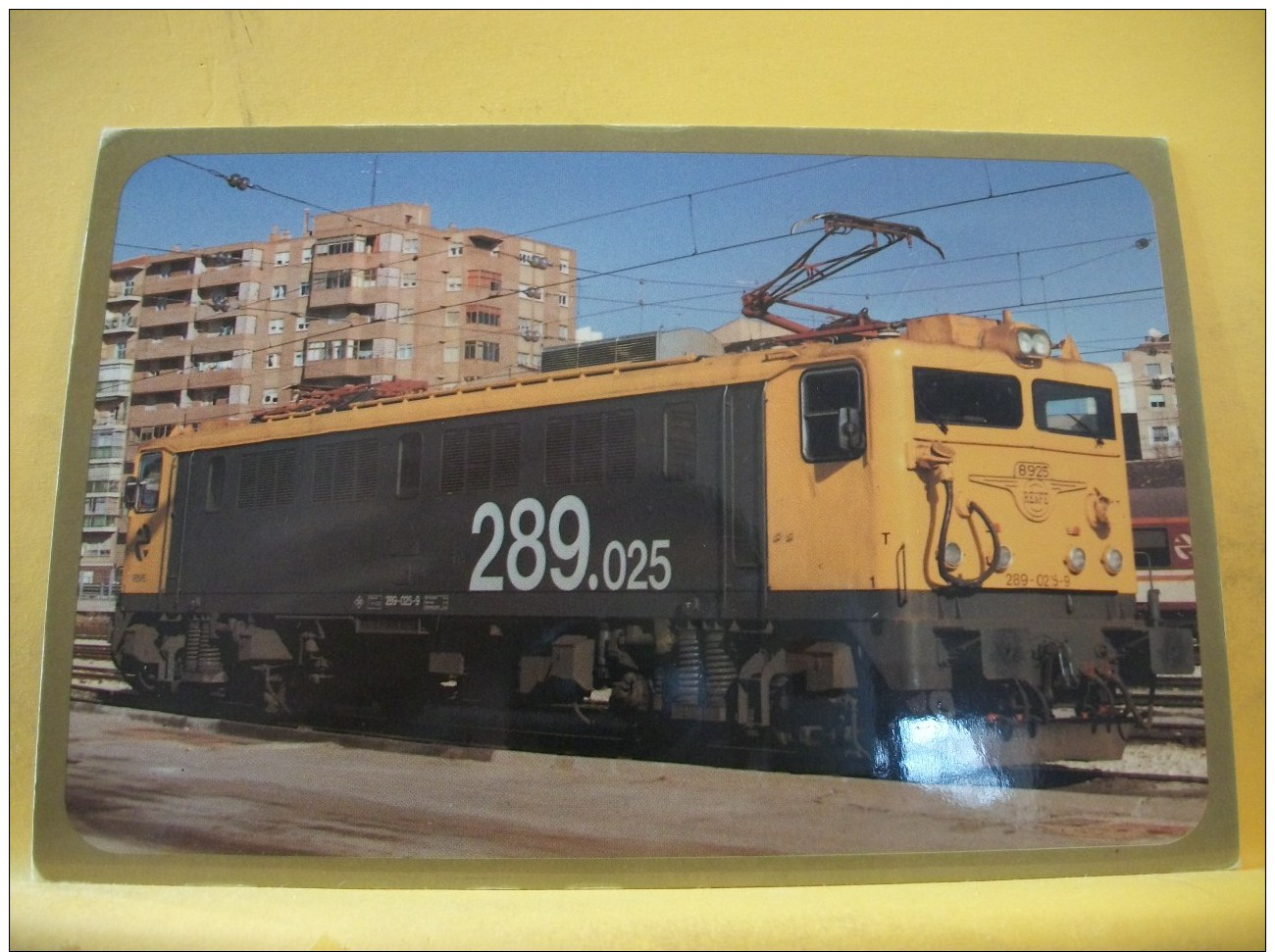 TRAIN 8605 - VISTA N ° 105/289 - SERIE 289 Trenes Ferroviarios ESPAÑOLA - LOCOMOTORA ELECTRICA 289-025-9 (EX. 8925) C... - Trenes