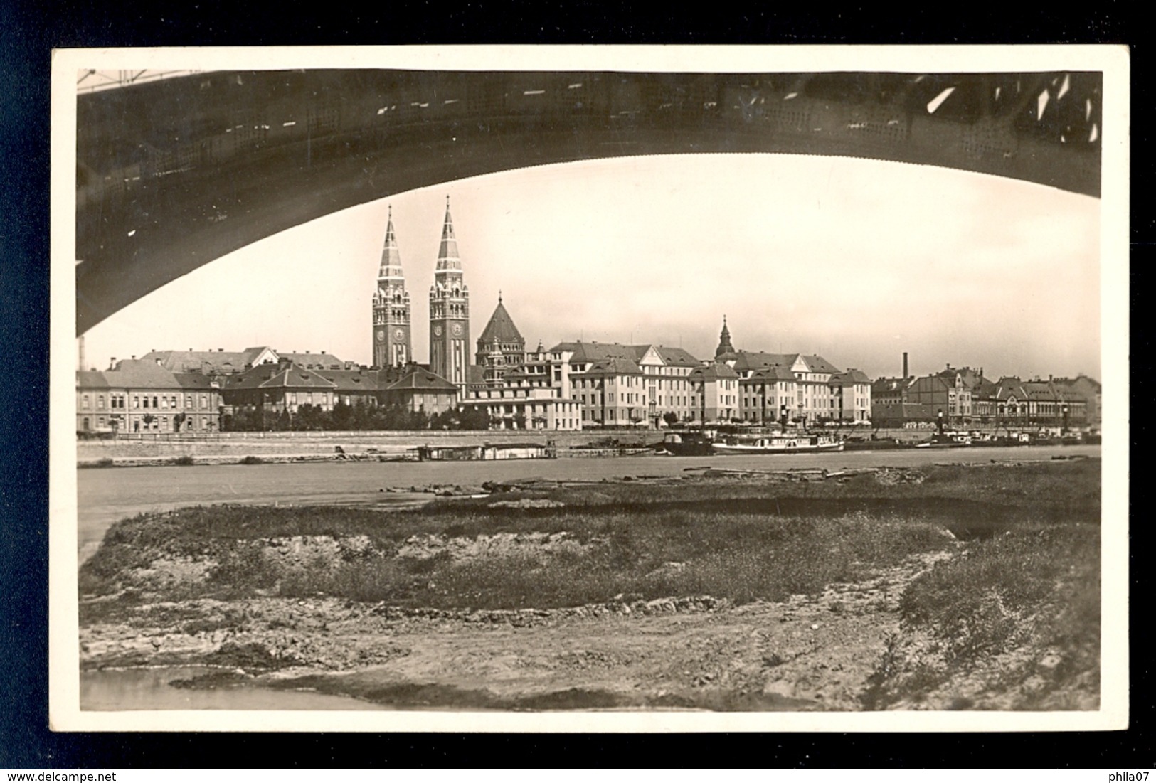 Szeged Fogadalmi Templom / Postcard Circulated, 2 Scans - Ungheria