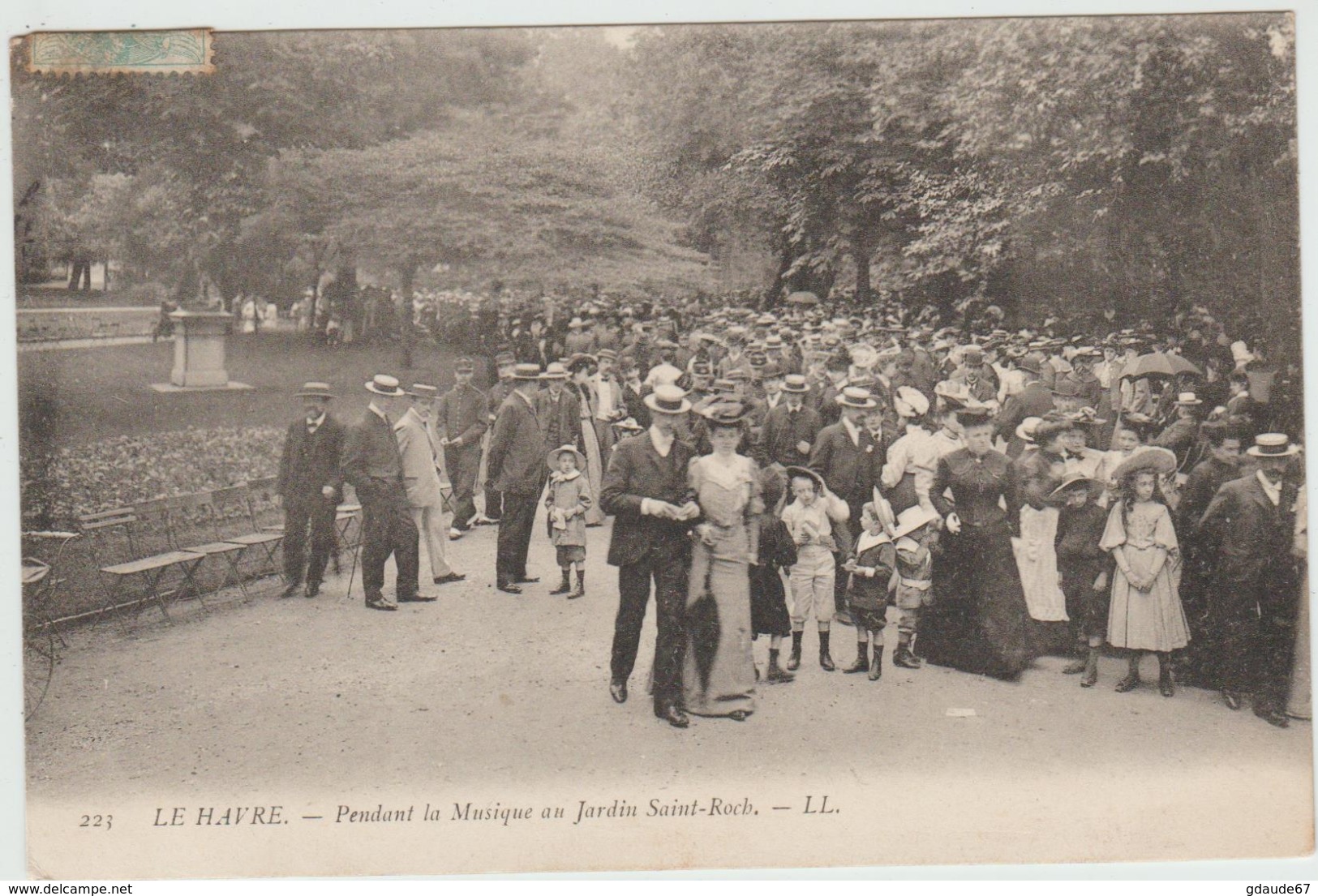 LE HAVRE - PENDANT LA MUSIQUE AU JARDIN SAINT ROCH - Square Saint-Roch