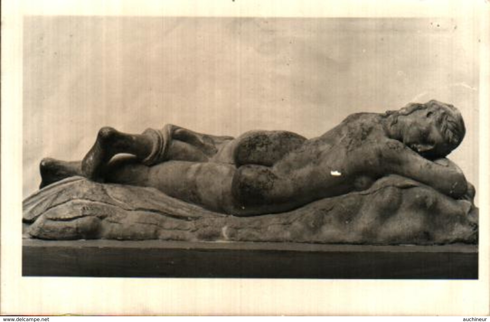 Sculpture 25, Ménade Endormie (femme Nue - Sculpturen