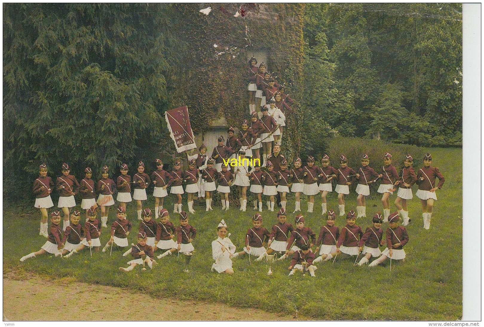 Majorettes   Deux Chaises  Allier - Autres & Non Classés