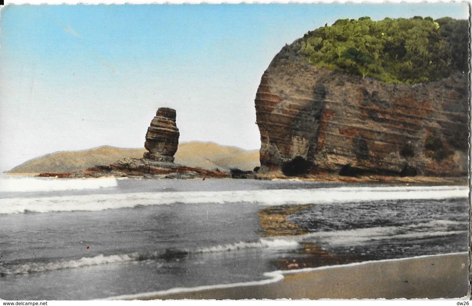 Nouvelle Calédonie - La Roche Percée Et Le Bonhomme De Bourail (Côte Ouest) - Magasin Rose De France - Nouvelle-Calédonie