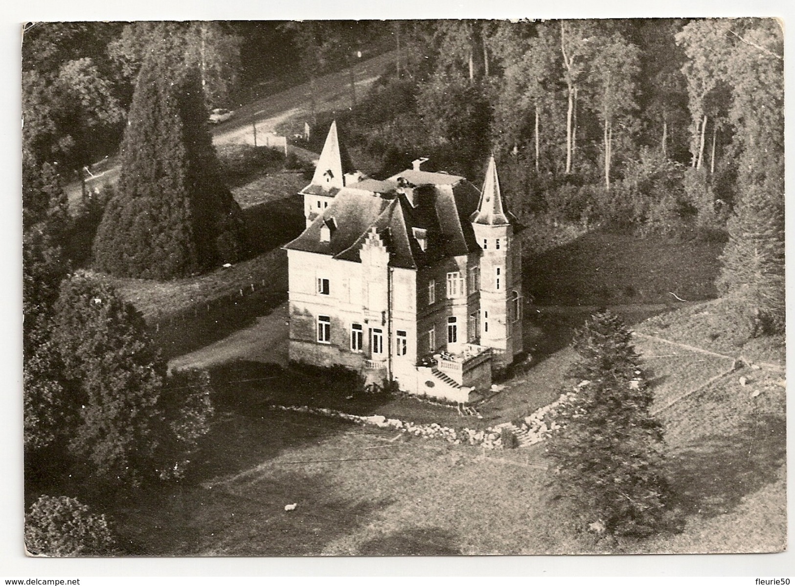 HAMOIS - Hôtel-Restaurant Château De Pickeim. Propriétaire: Mr Et Mme De Clippele (083)61.12.74. - Hamois