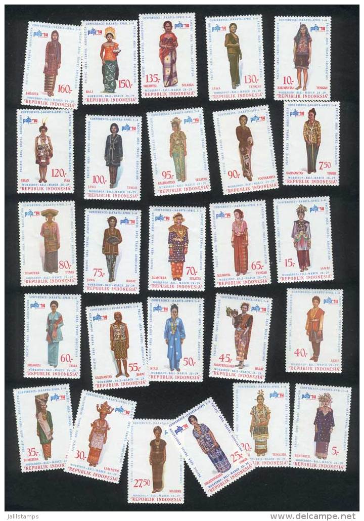 Yvert 675/700, Women In Typical Dresses, Complete Set Of 26 Values, Excellent Quality! - Indonésie