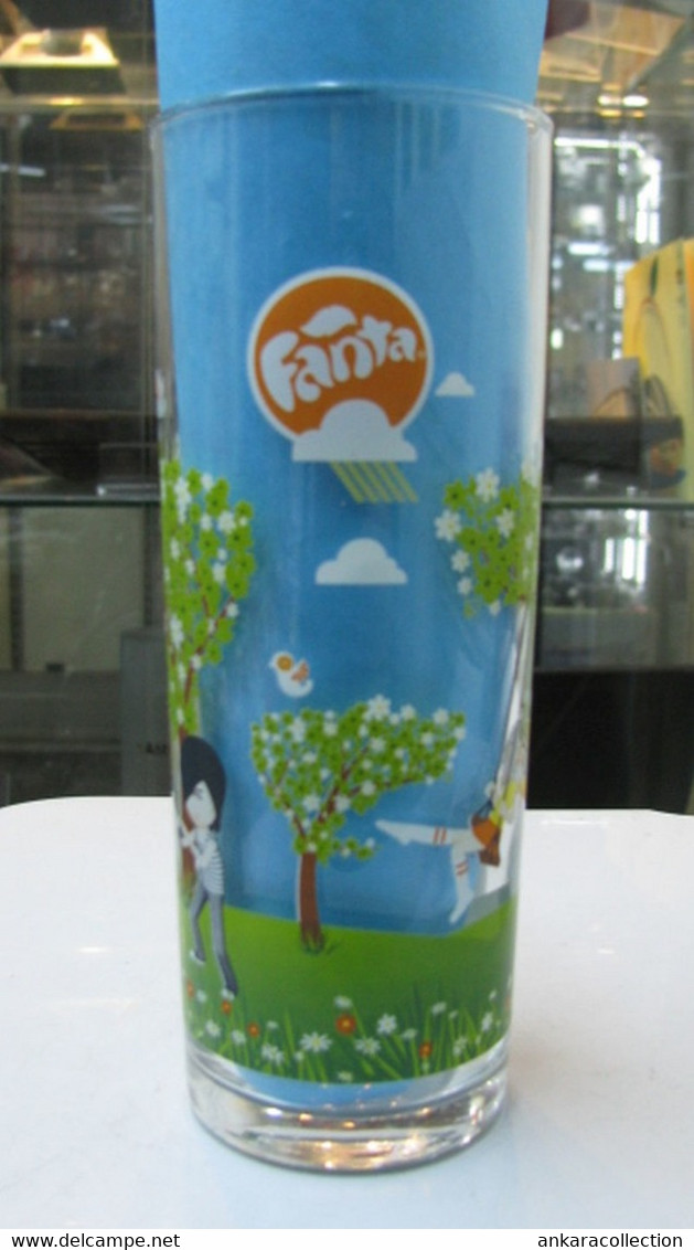 AC - FANTA SPRING ILLUSTRATED GLASS FROM TURKEY - Verres