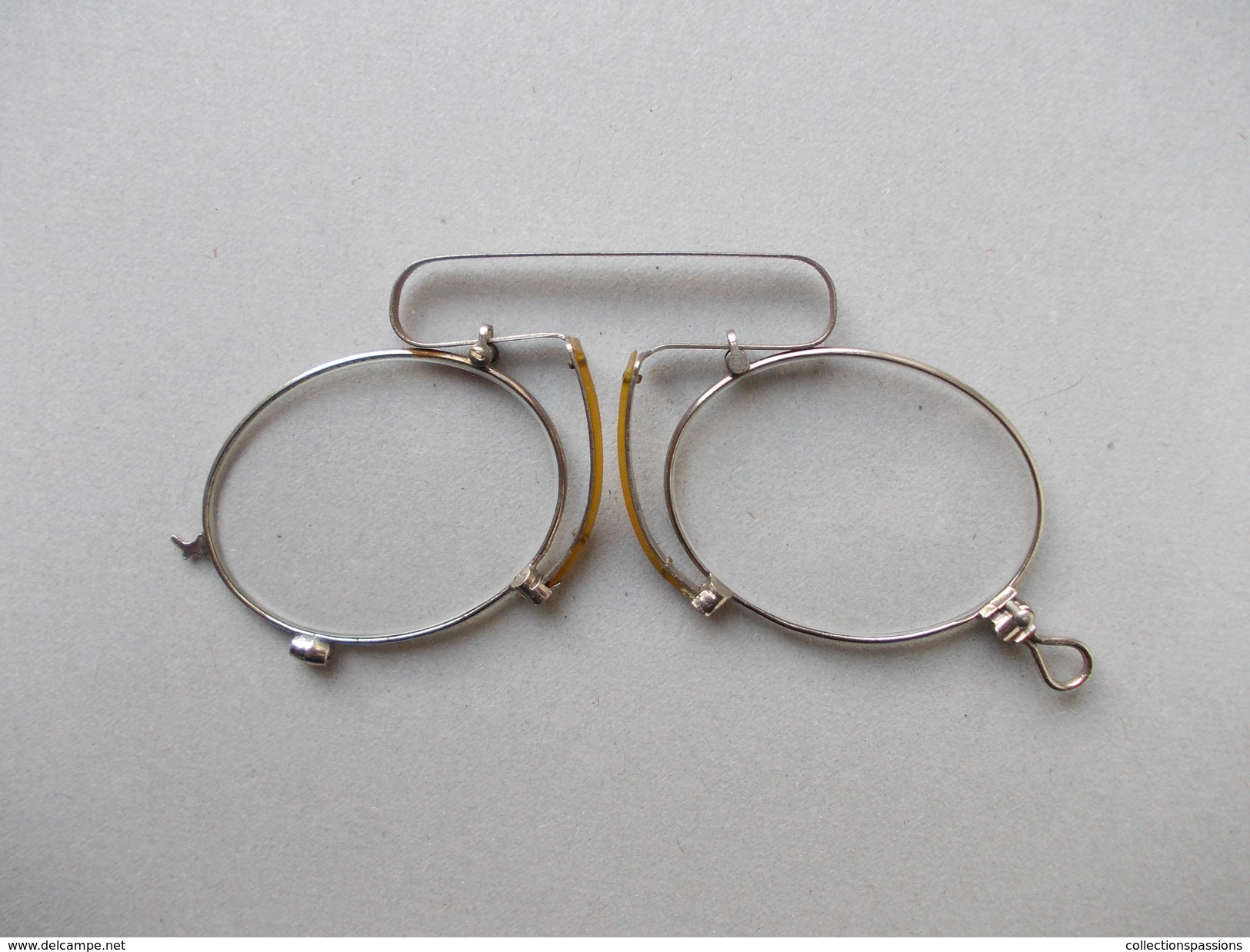 - Ancienne Paire De Lunettes. Lorgnon. Pince Nez. Début XXè - - Glasses