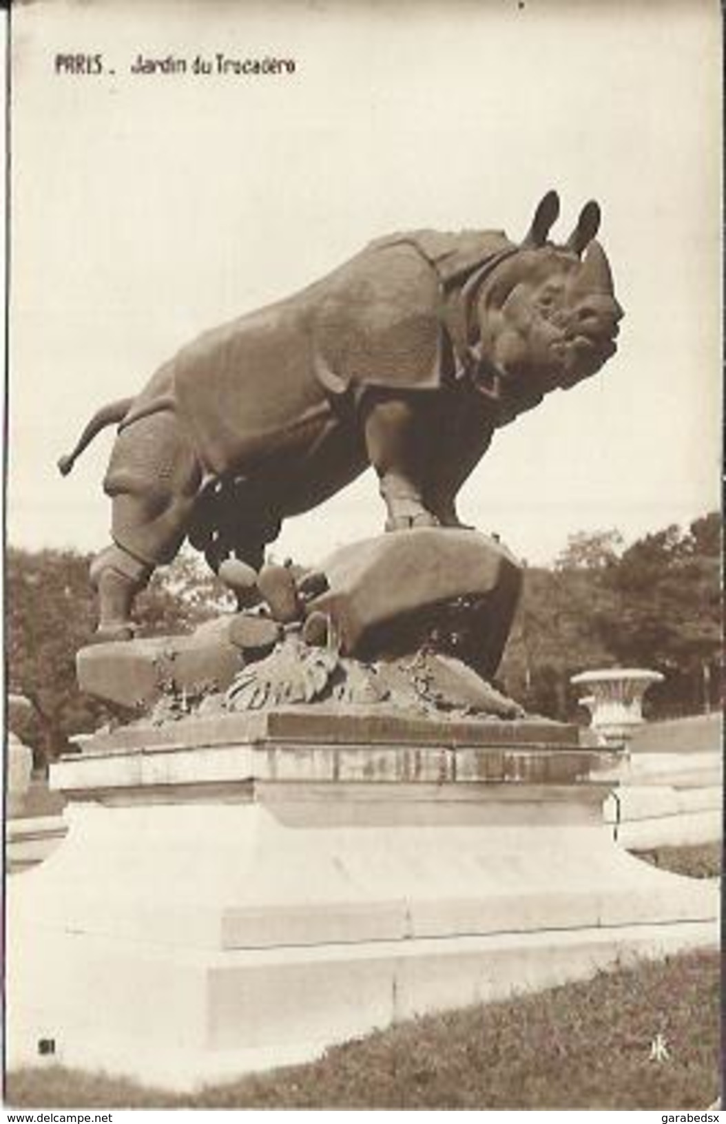 CPA De PARIS - Jardin Du Trocadéro - Statue De Rhinocéros. - Statuen